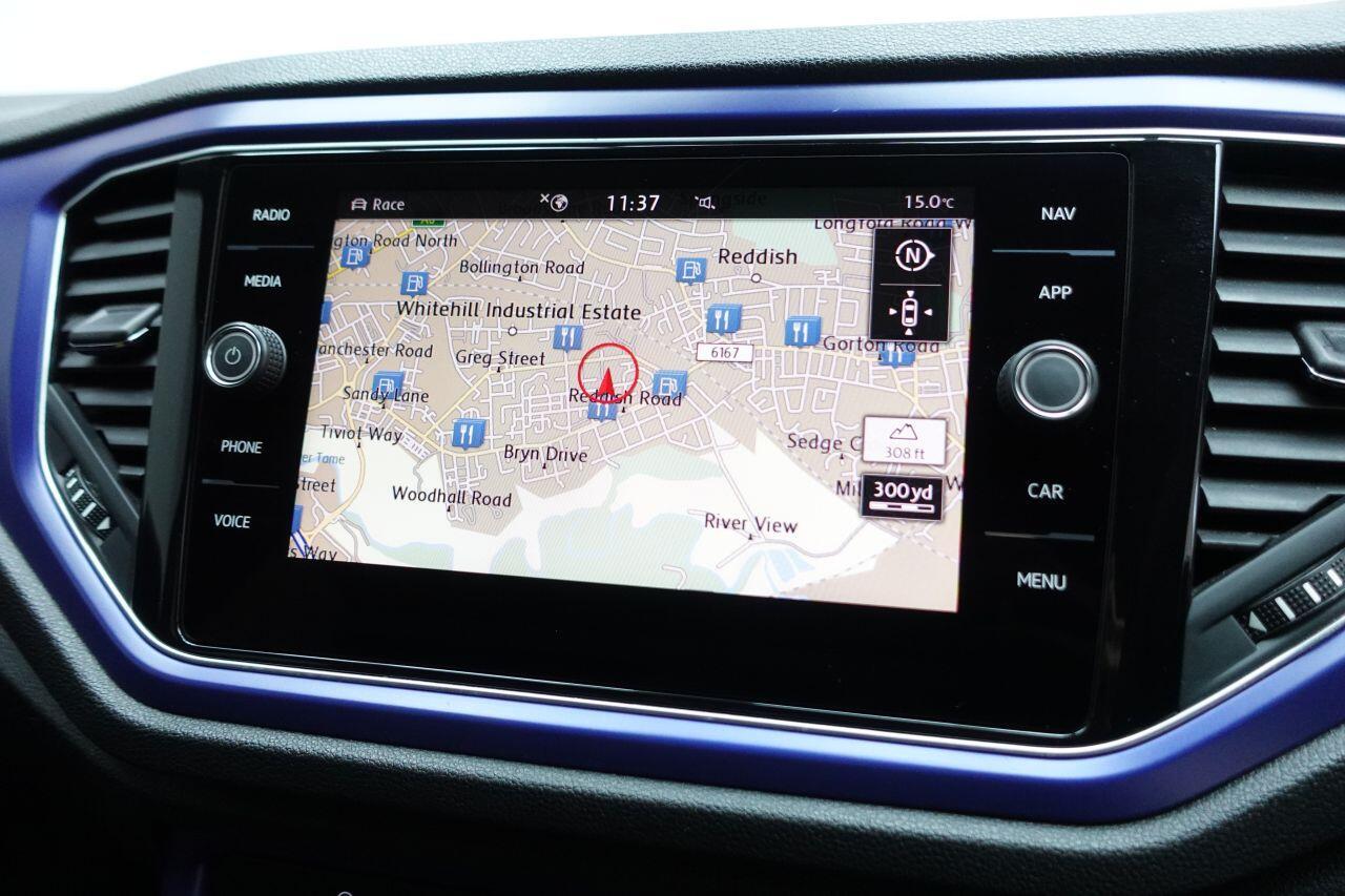 Volkswagen T-Roc - Image 2