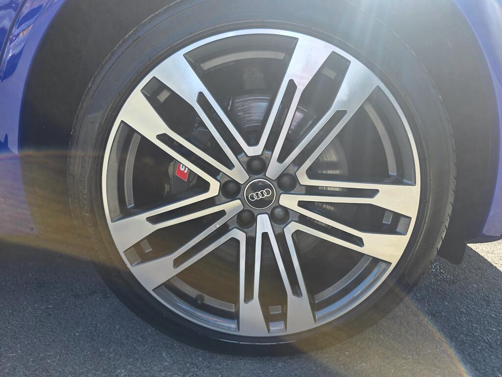 Audi SQ5 - Image 11