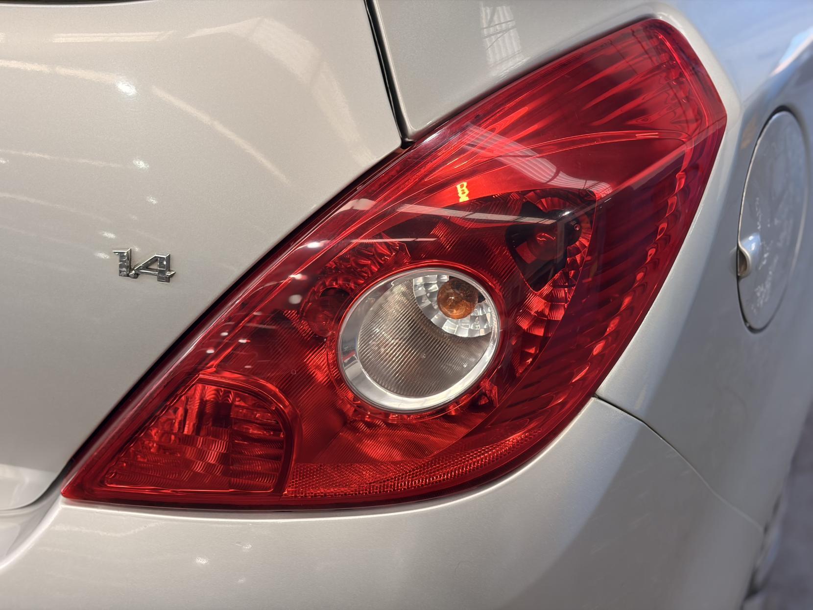 Vauxhall Corsa - Image 12