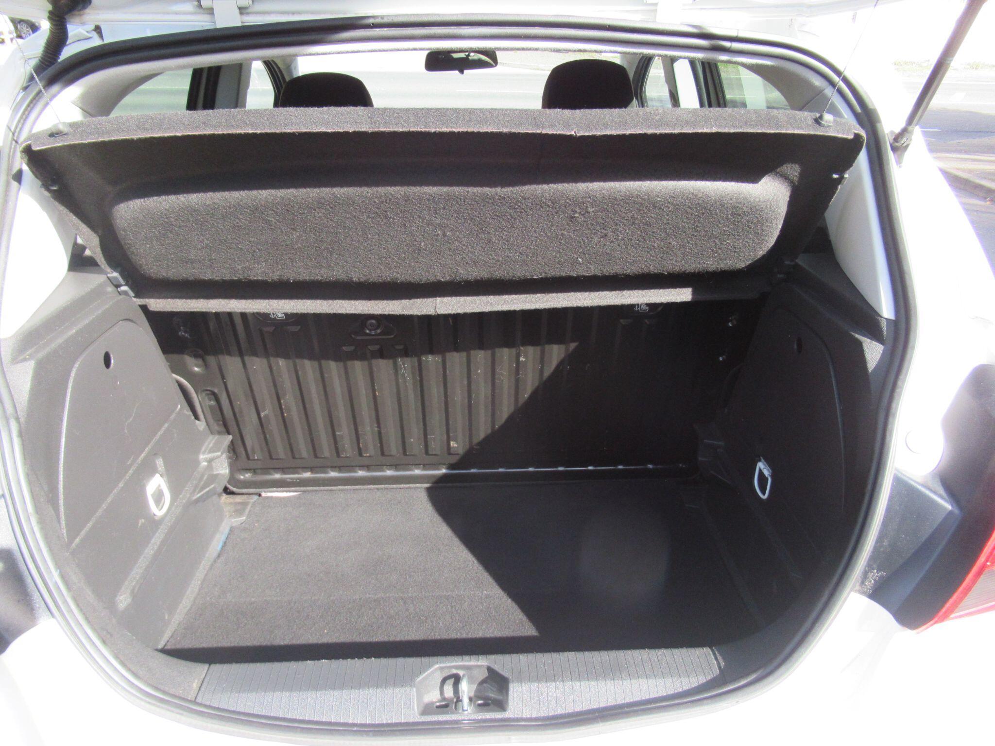 Vauxhall Corsa - Image 17