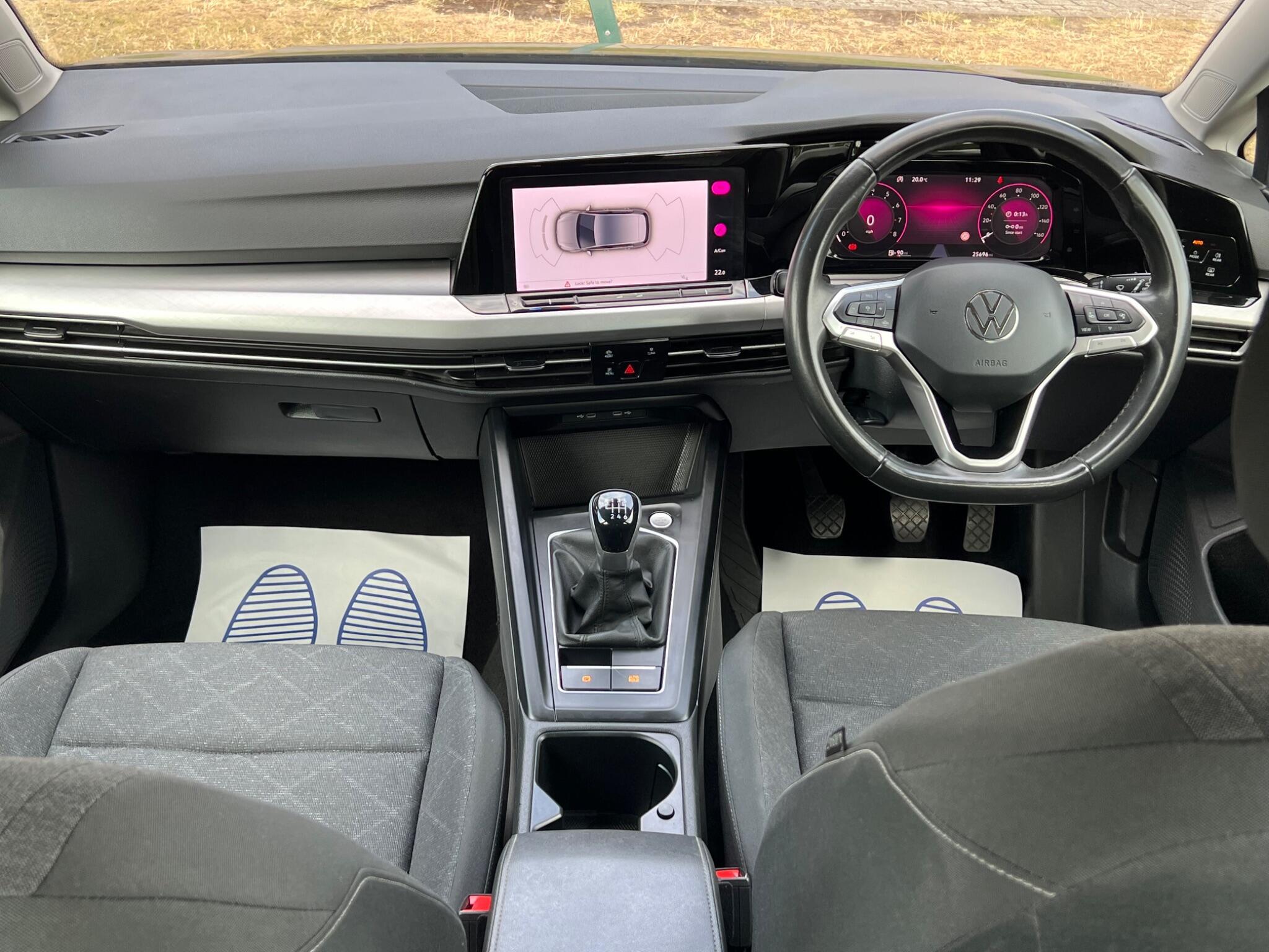 Volkswagen Golf - Image 15