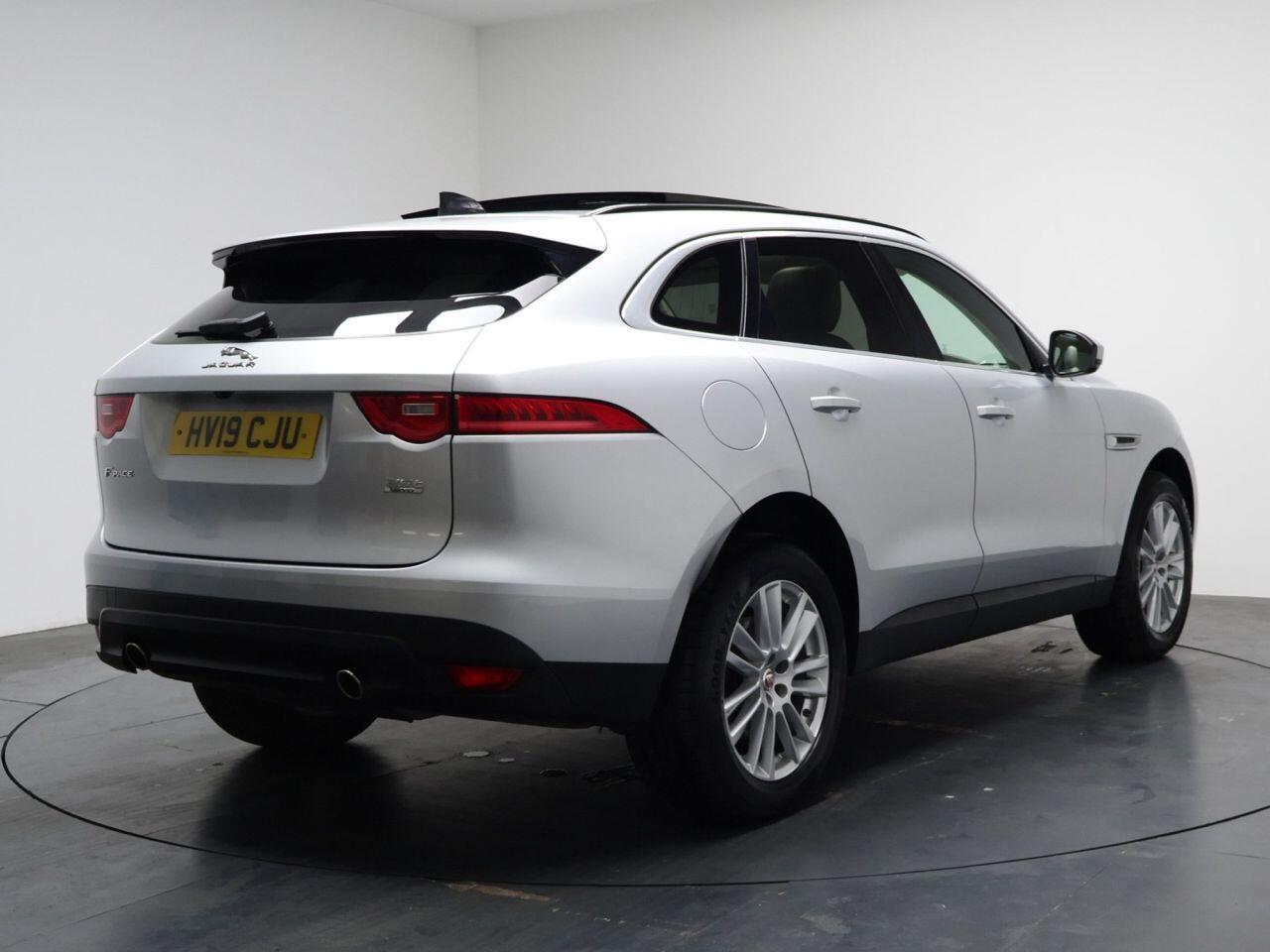 Jaguar F-Pace - Image 12