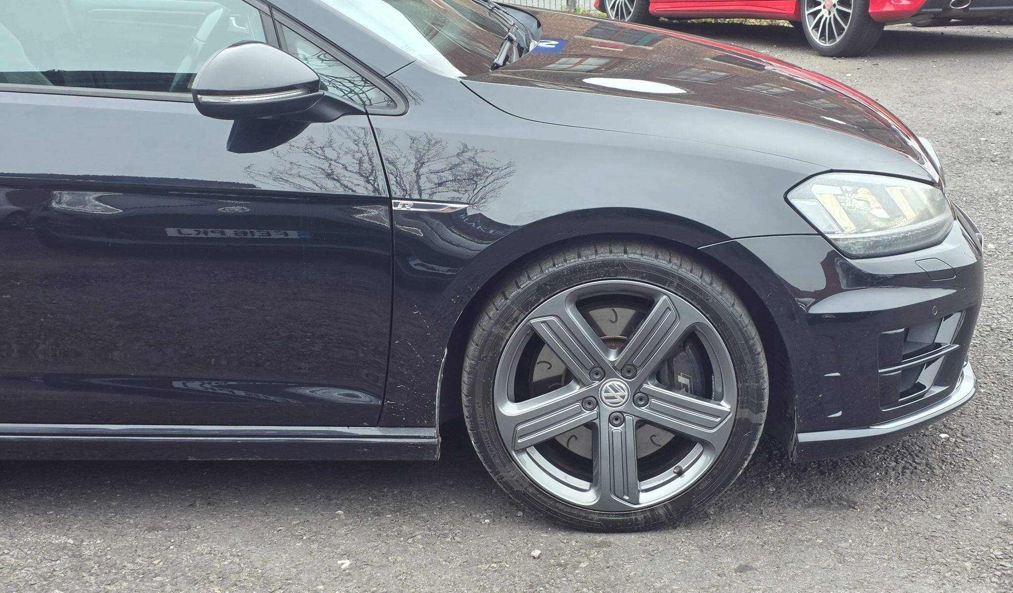 Volkswagen Golf - Image 9