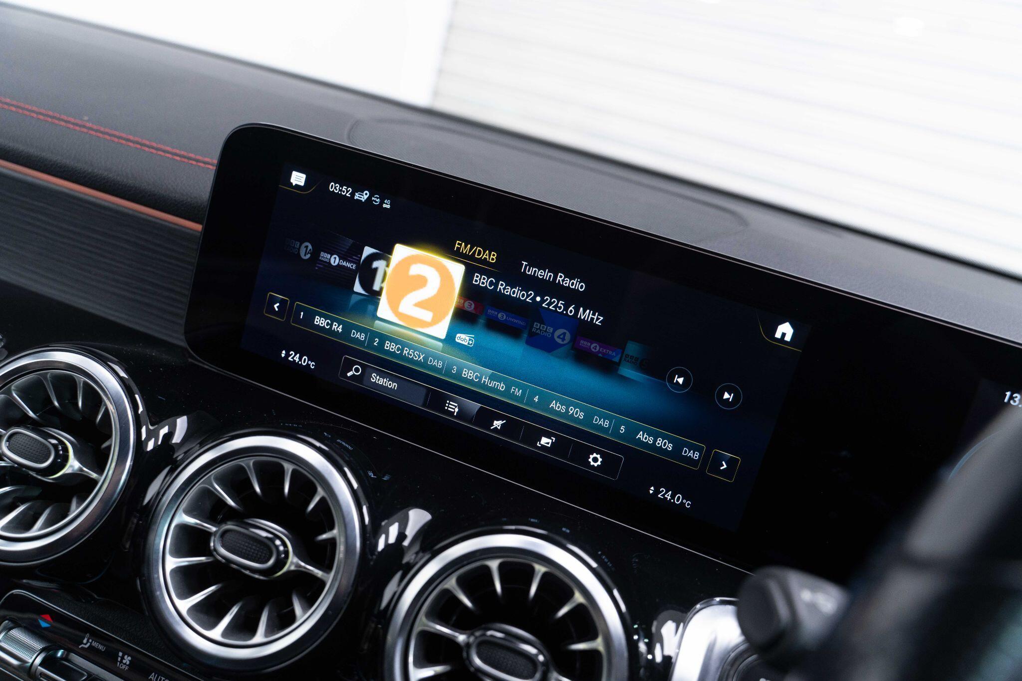 Mercedes Eqb - Image 35