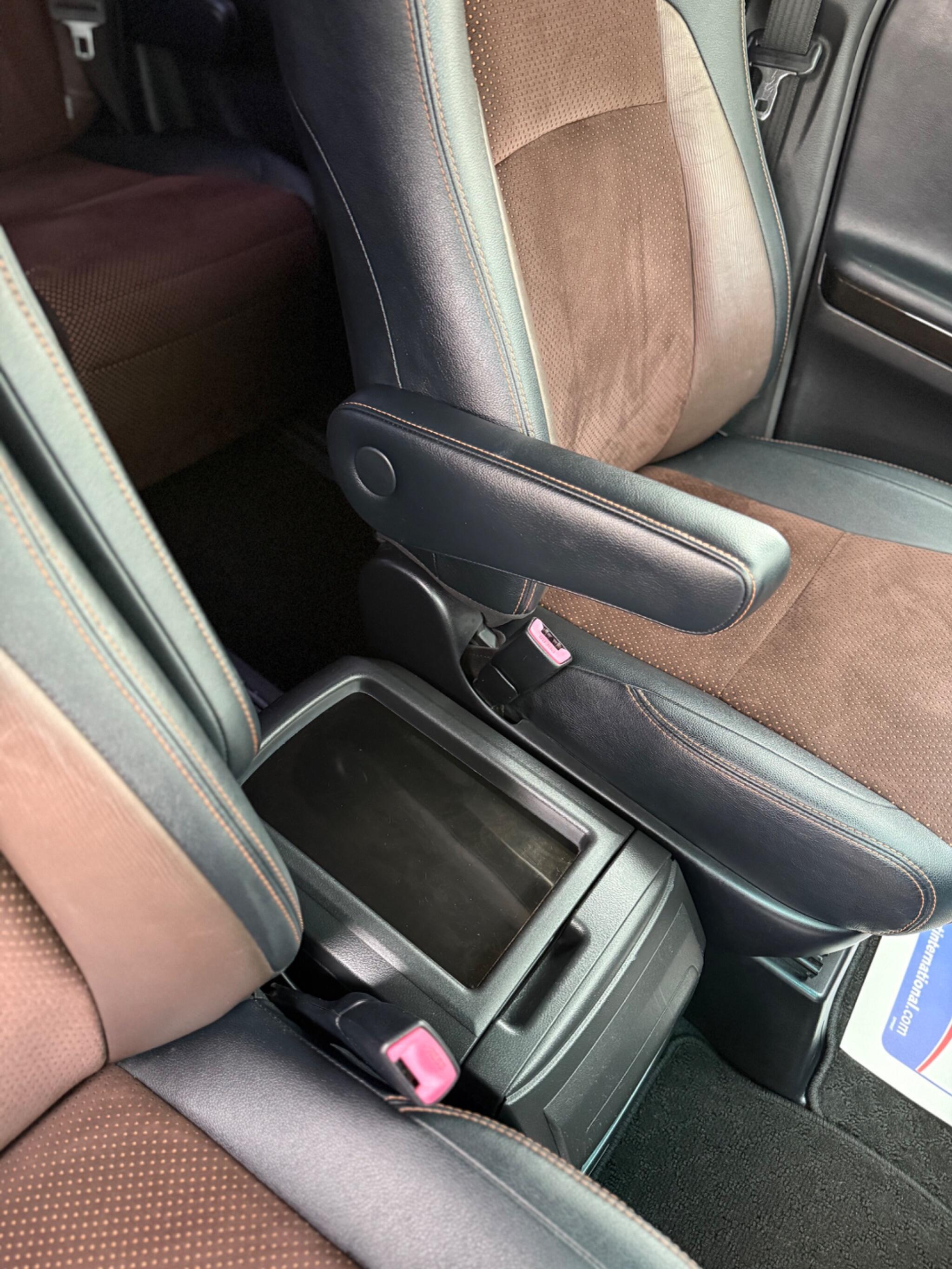 Toyota Alphard - Image 48