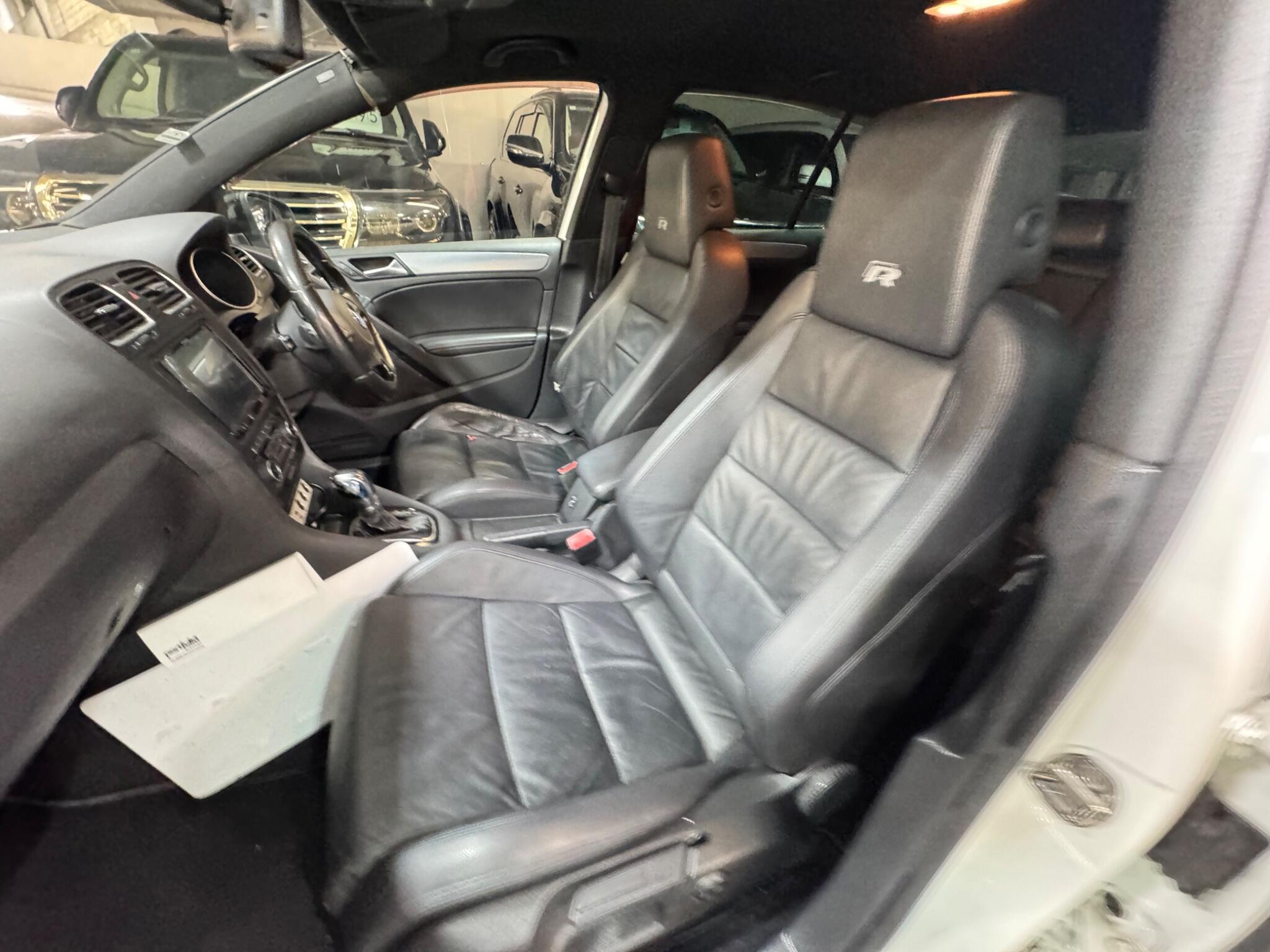 Volkswagen Golf - Image 9