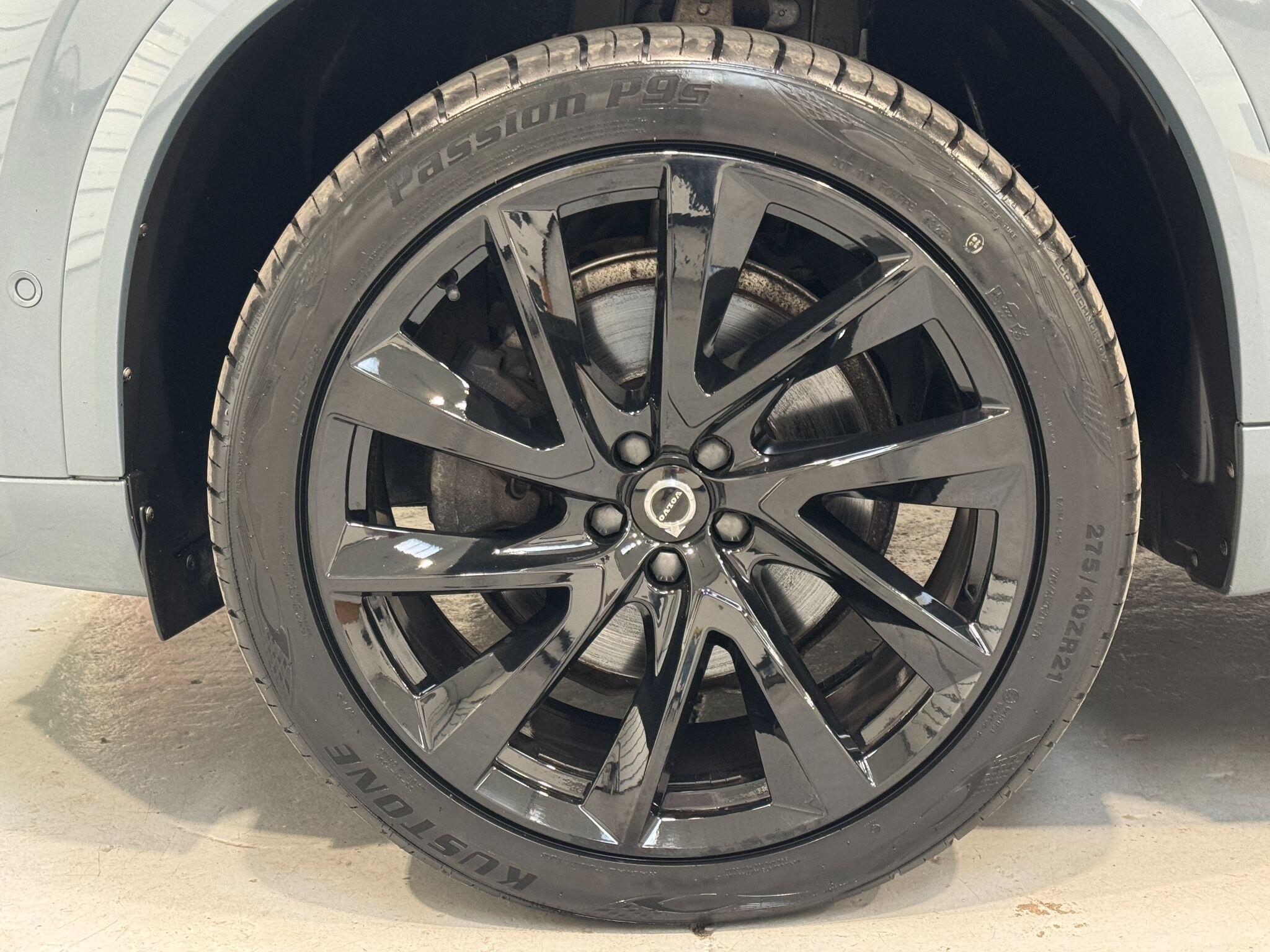 Volvo XC90 - Image 27