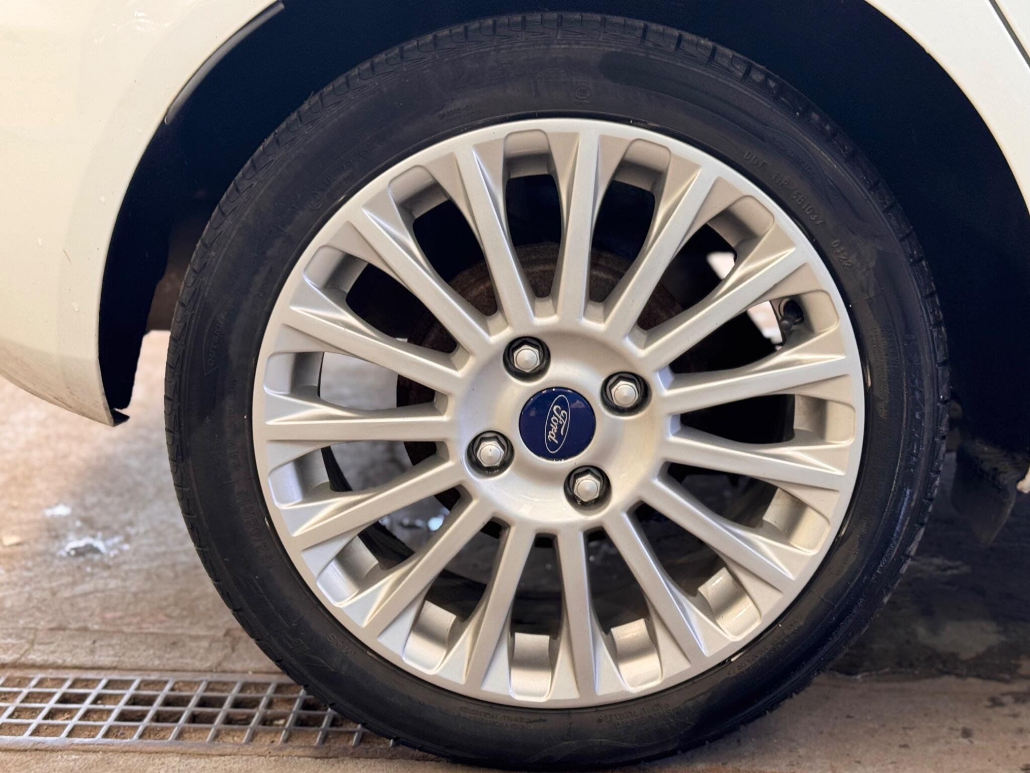 Ford Fiesta - Image 19