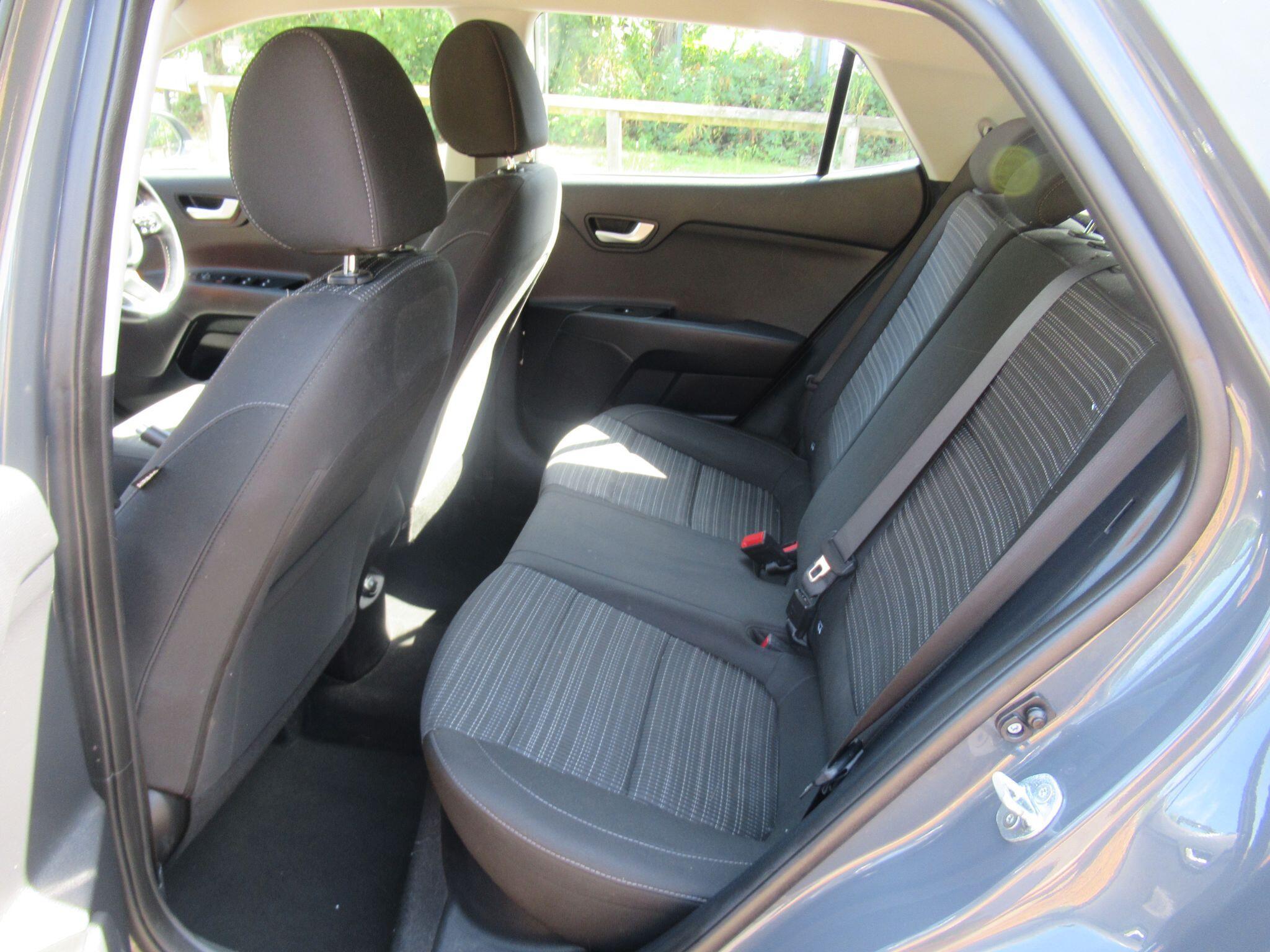 Kia Stonic - Image 16