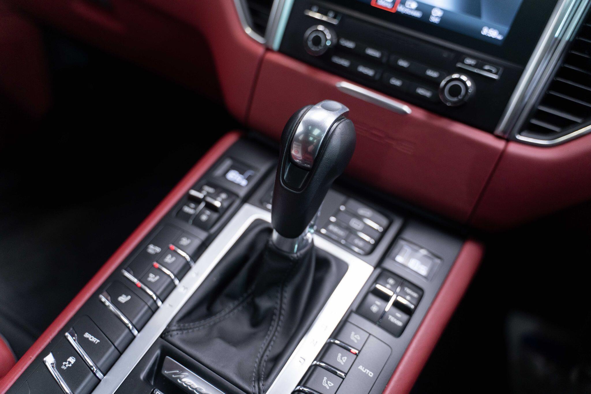 Porsche Macan - Image 4
