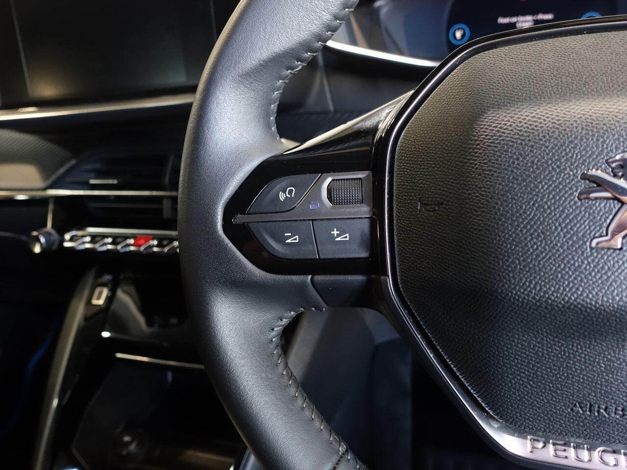 Peugeot E-208 - Image 9