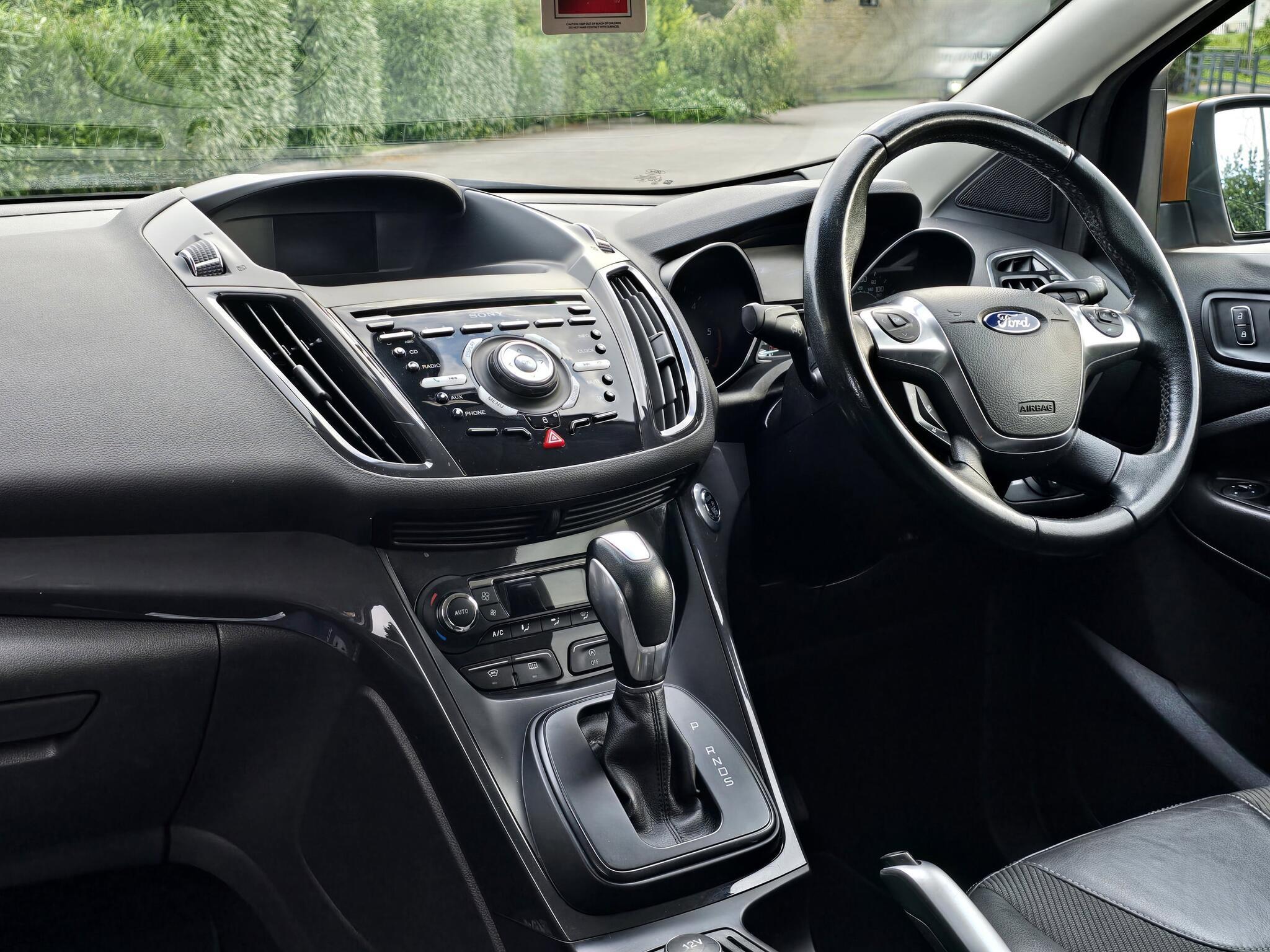Ford Kuga - Image 2