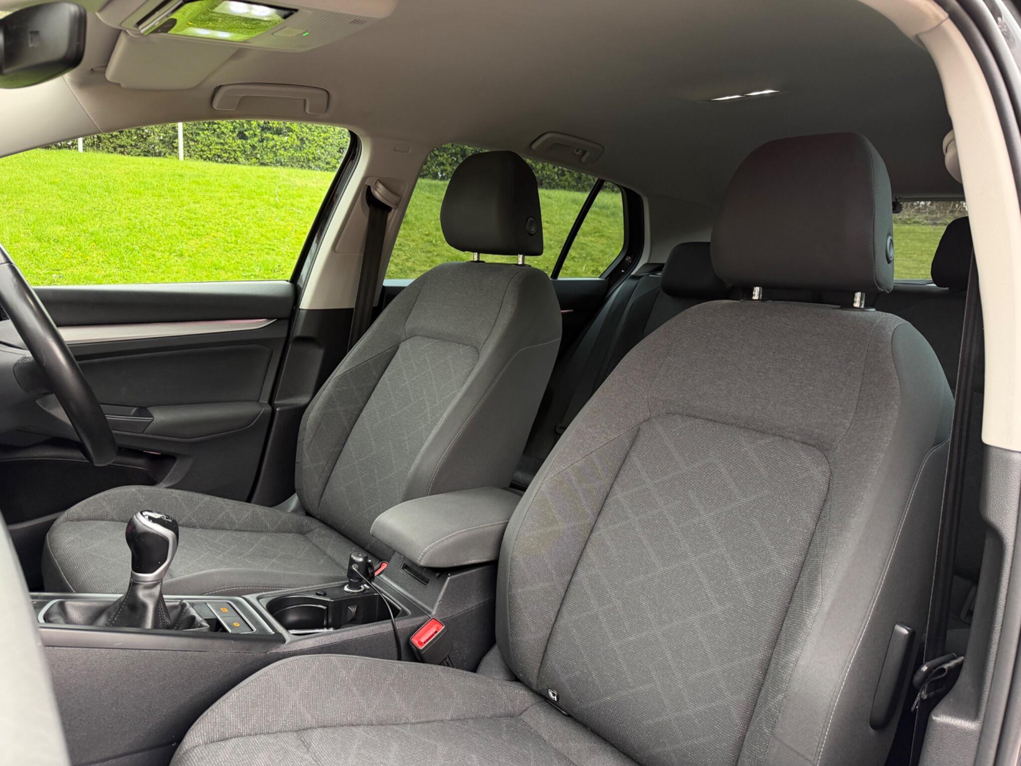 Volkswagen Golf - Image 41