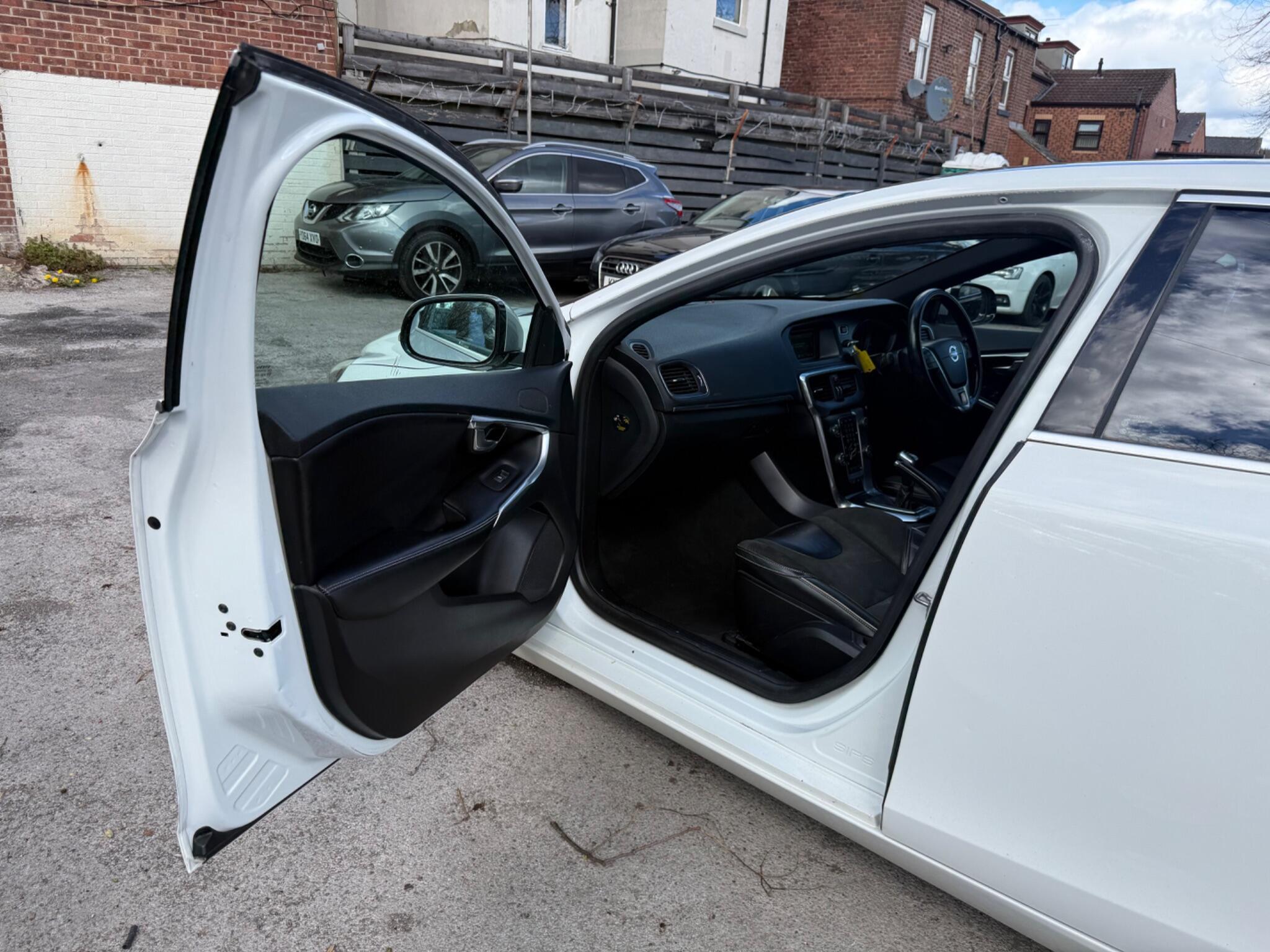 Volvo V40 - Image 20