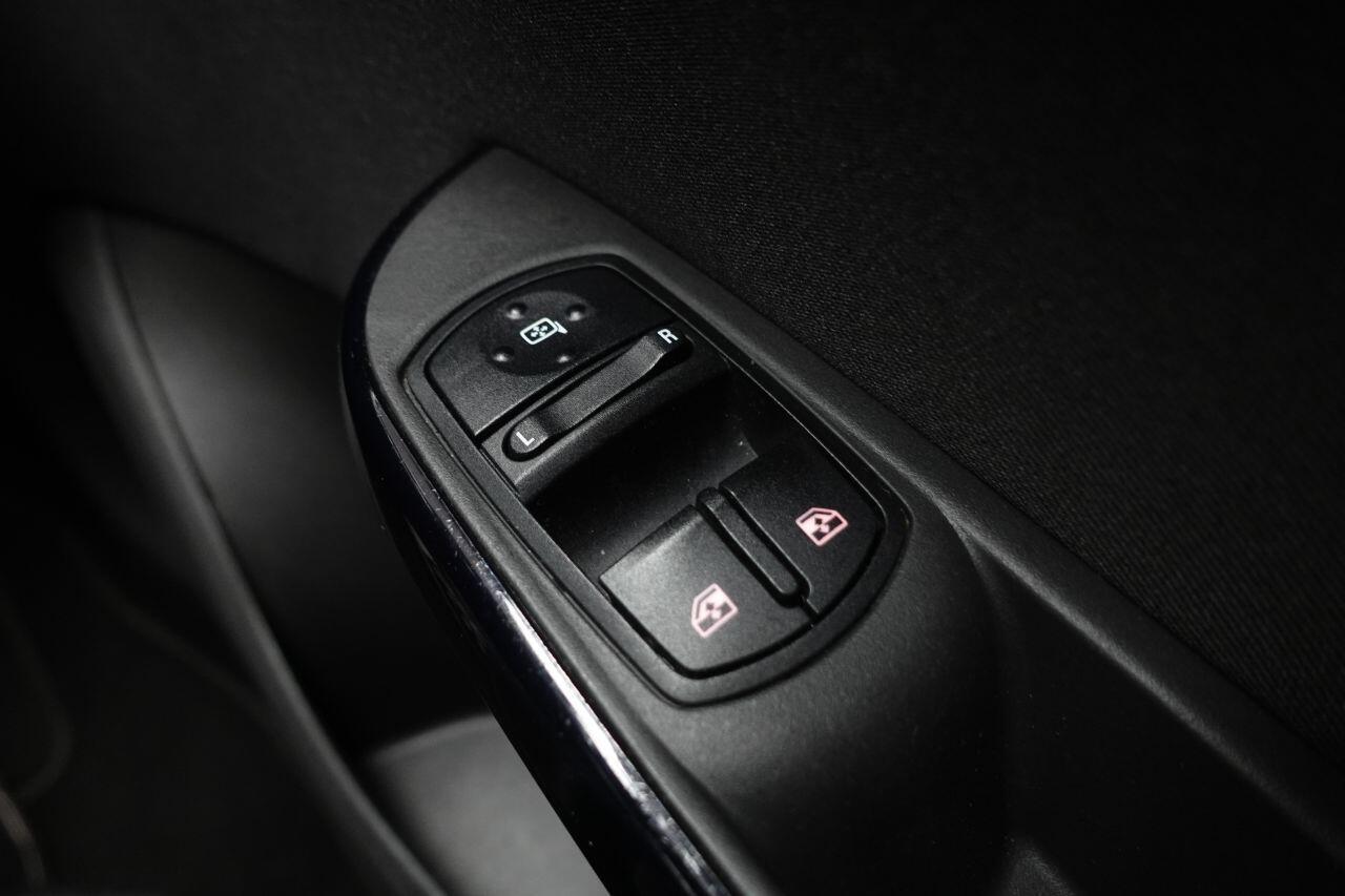 Vauxhall Corsa - Image 36