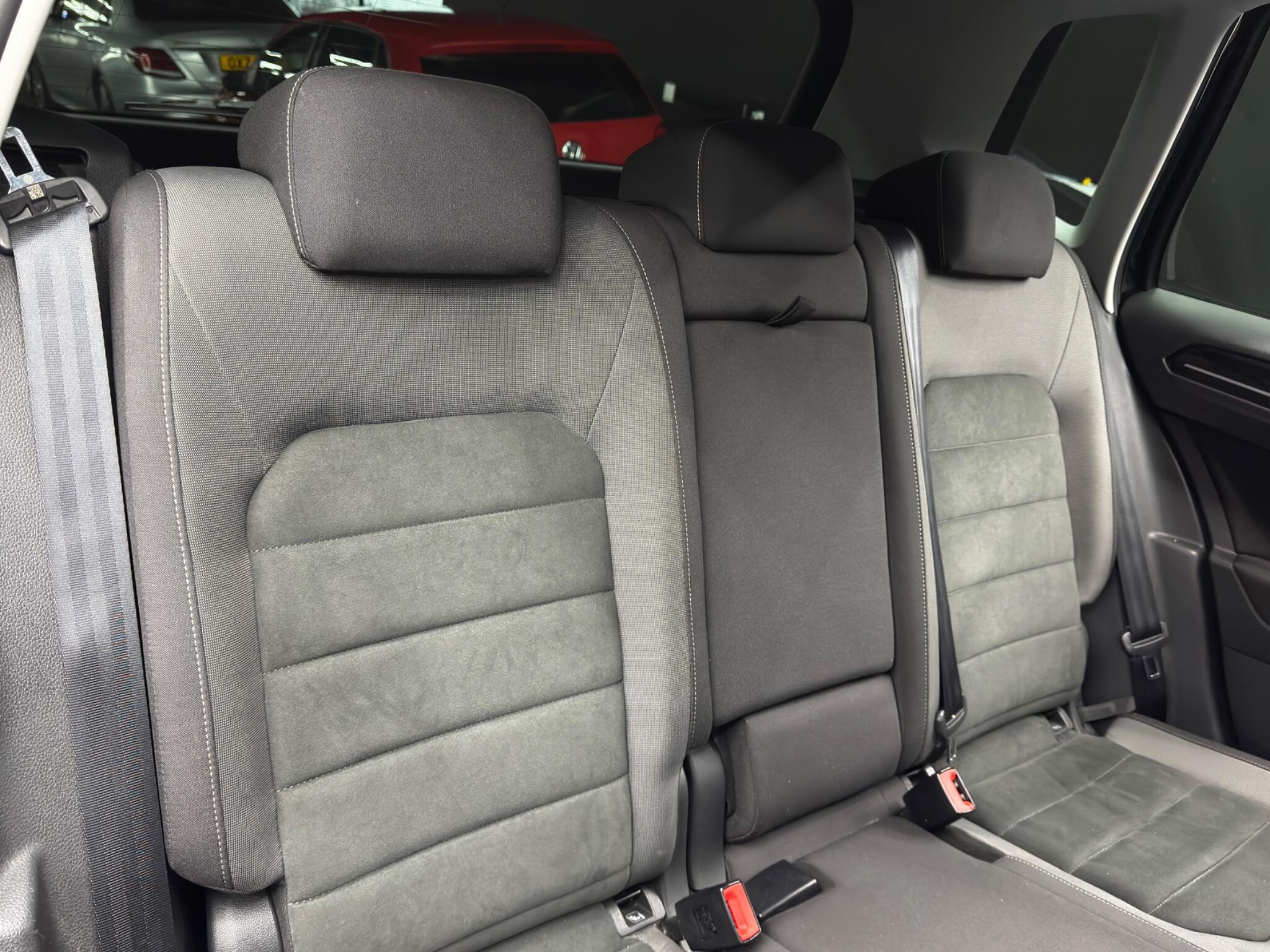 Volkswagen GOLF SV - Image 15