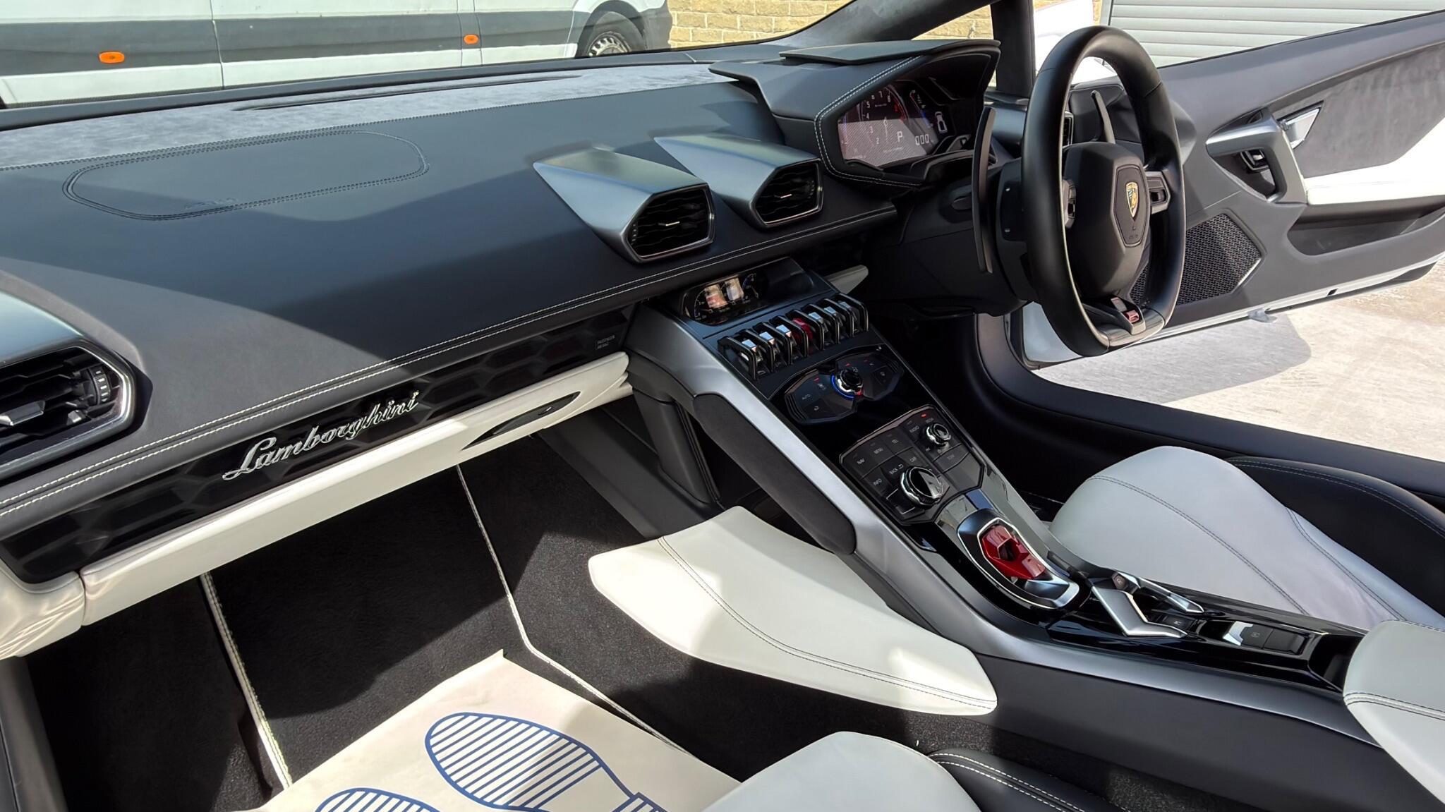 Lamborghini Huracan - Image 10
