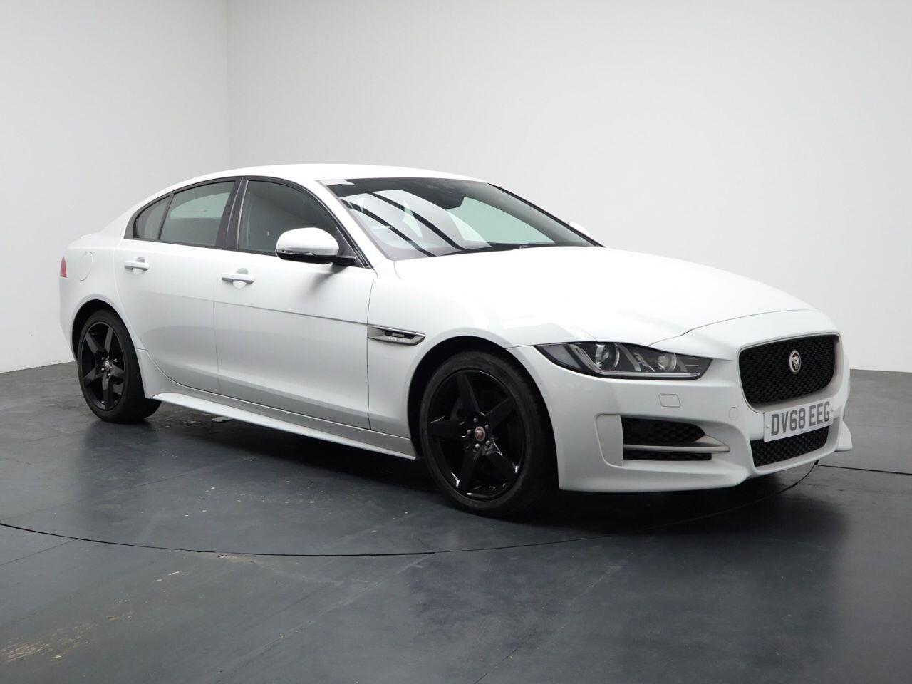 Jaguar XE - Image 2