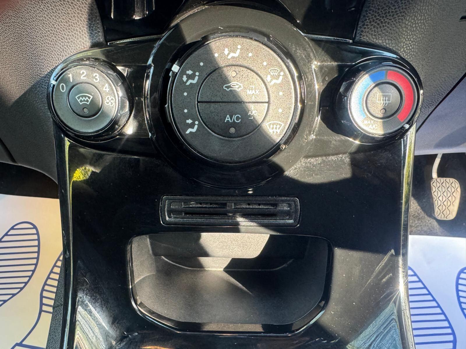 Ford Fiesta - Image 43