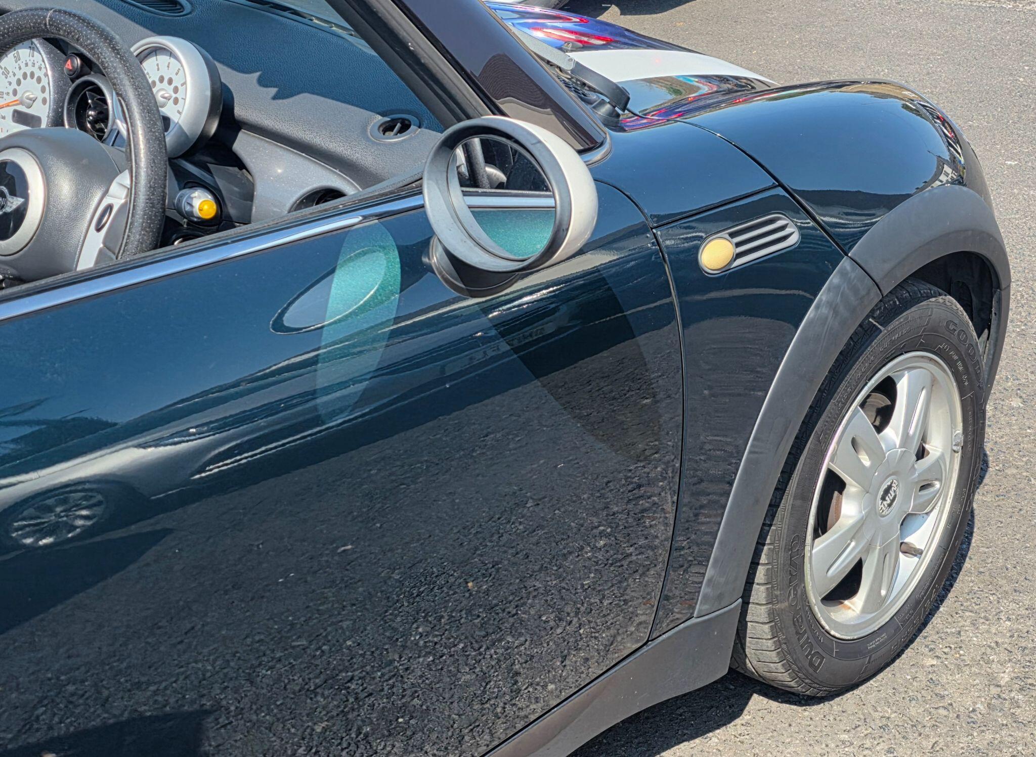 MINI Convertible - Image 10