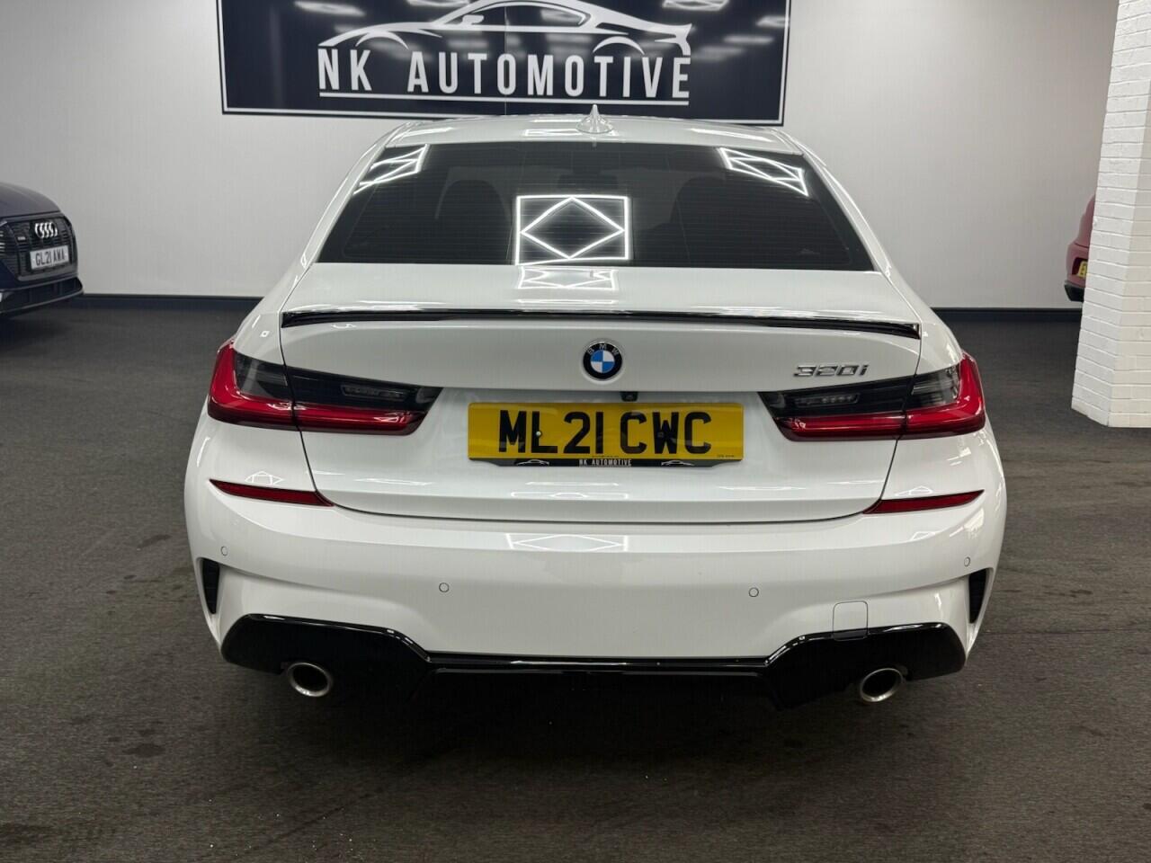 BMW 3 Series - Image 9