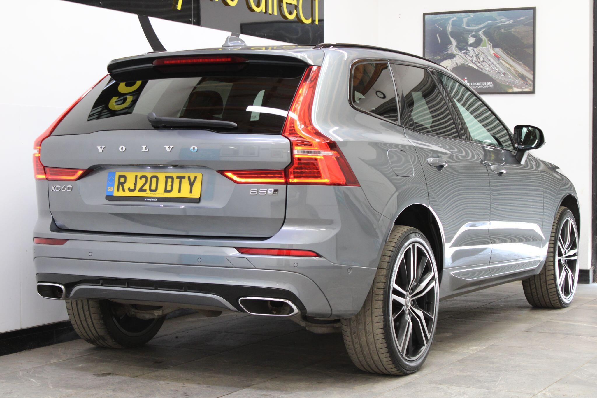 Volvo XC60 - Image 12