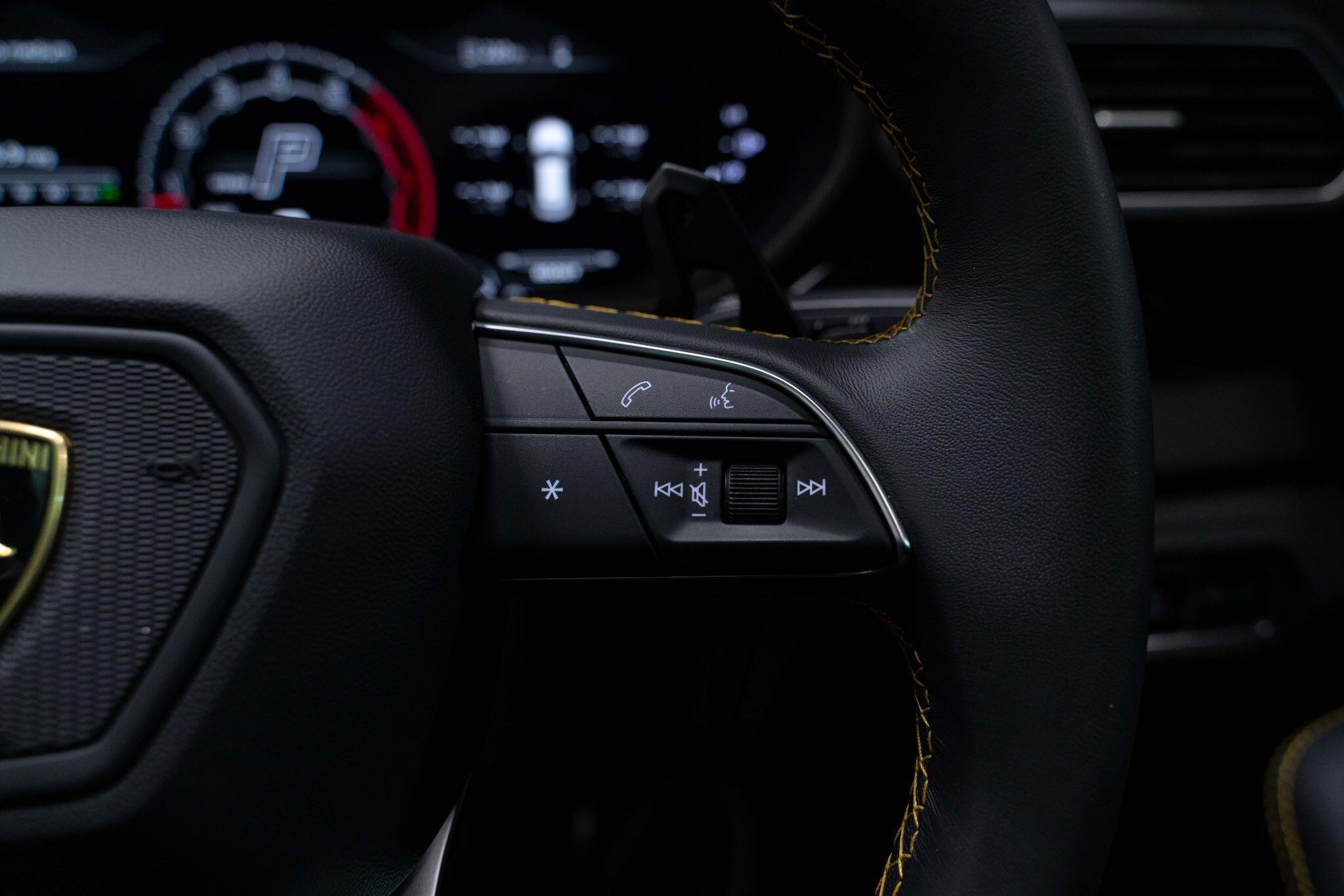 Lamborghini Urus - Image 19