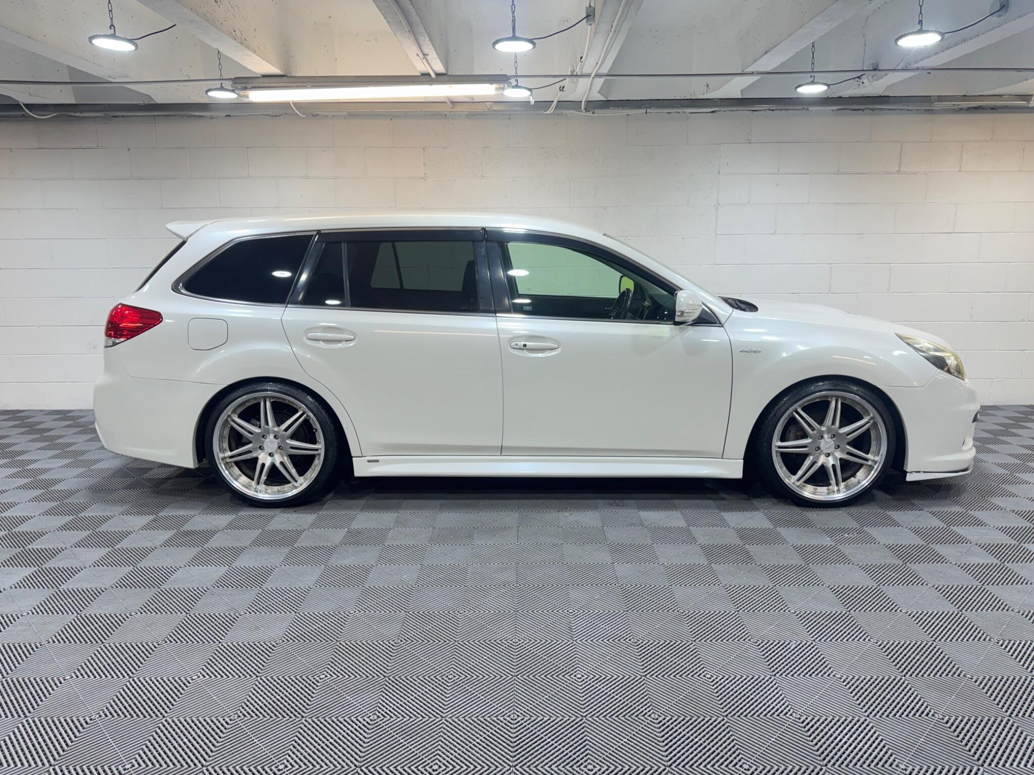 Subaru Legacy - Image 5