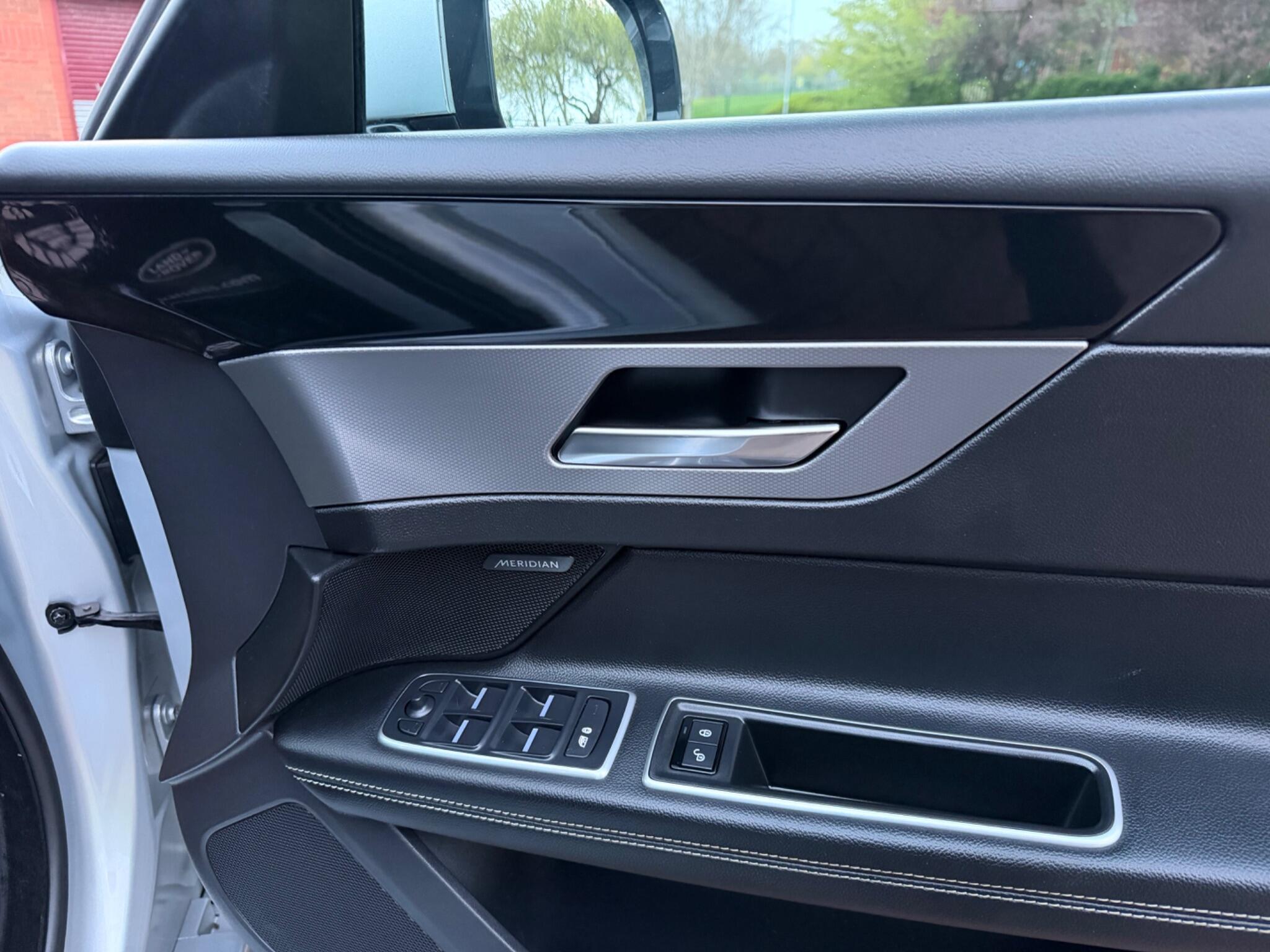 Jaguar XF - Image 45