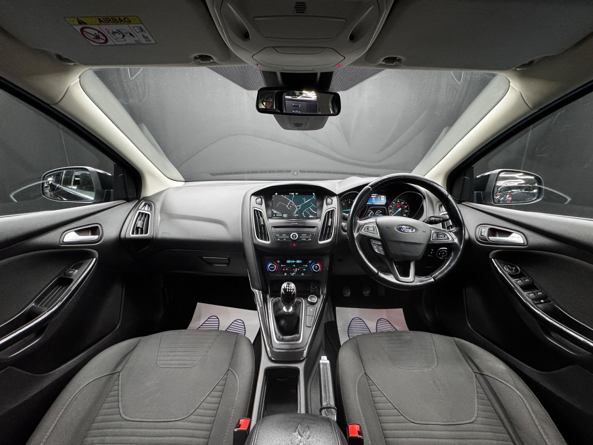 Ford Focus - Image 16