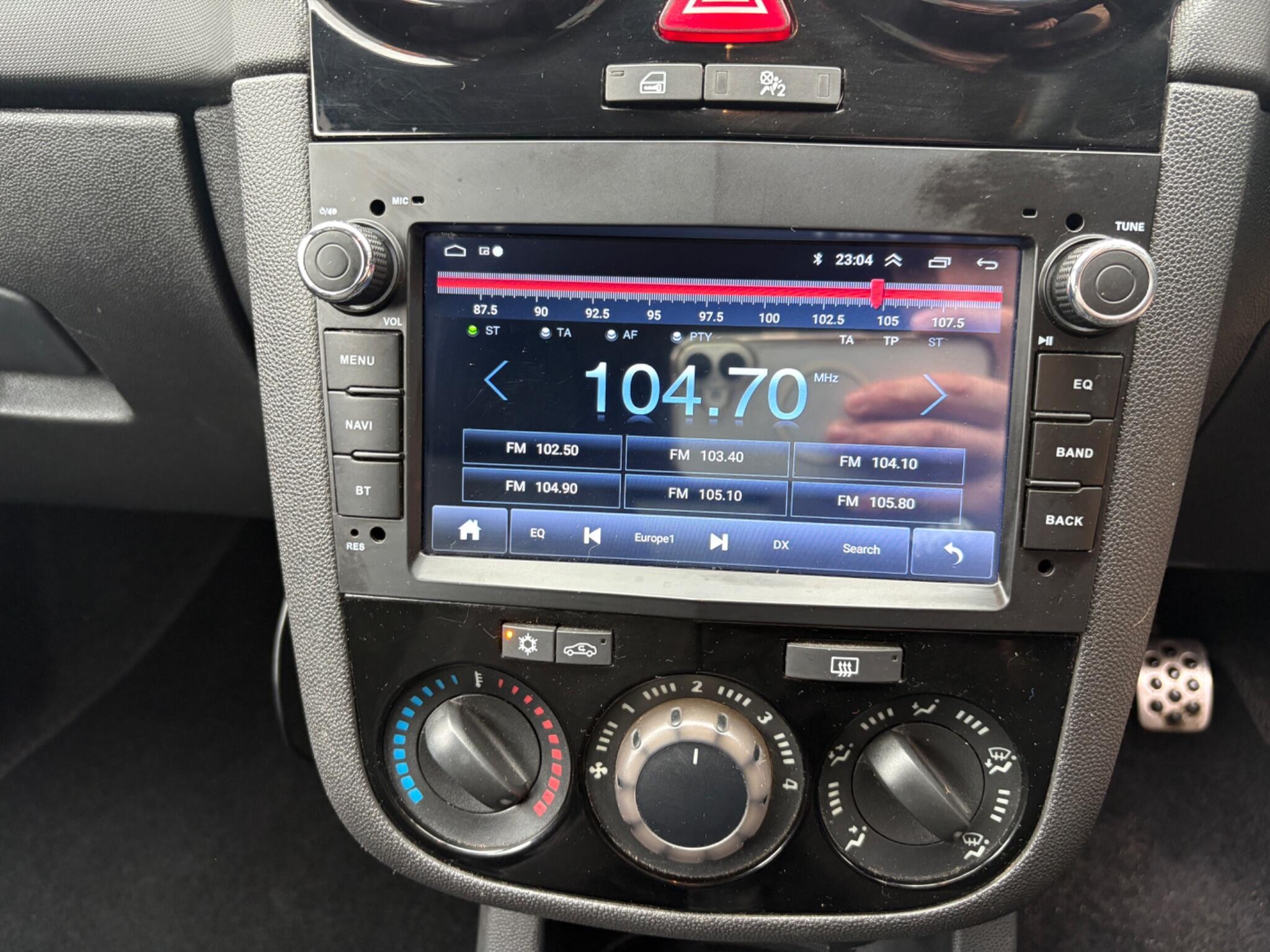 Vauxhall Corsa - Image 23