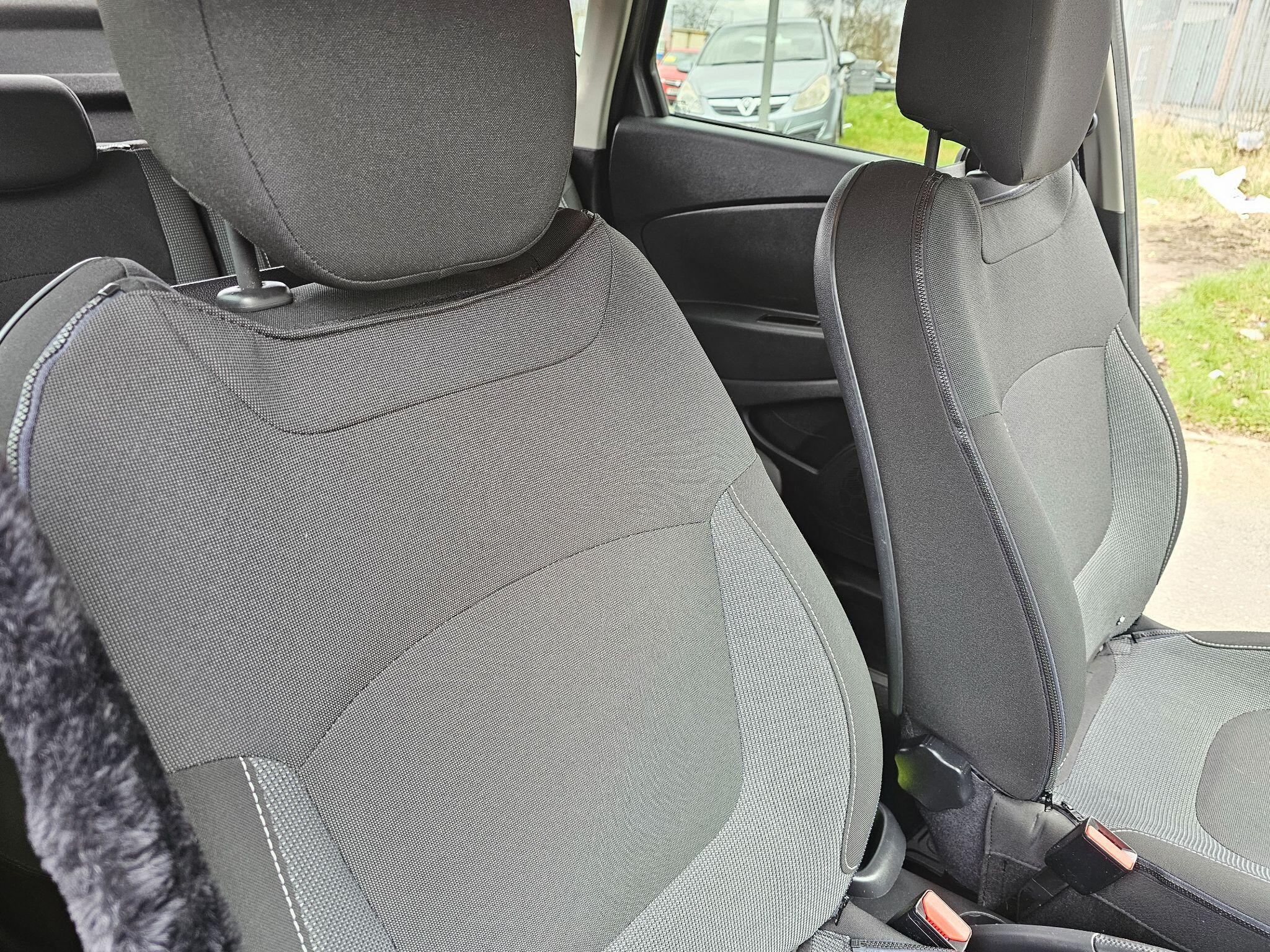 Renault Captur - Image 21