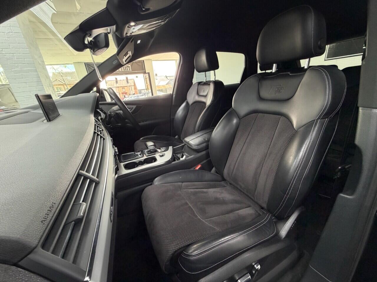 Audi Q7 - Image 29