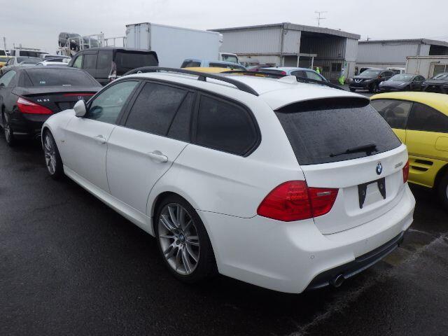 BMW 3 Series - Image 2