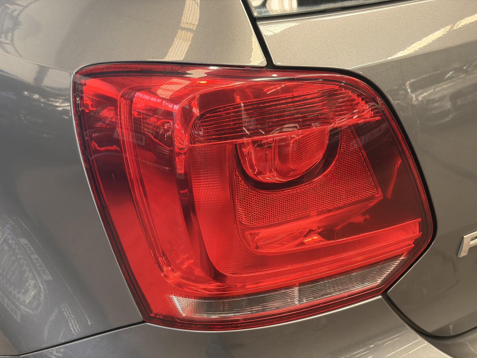 Volkswagen Polo - Image 11