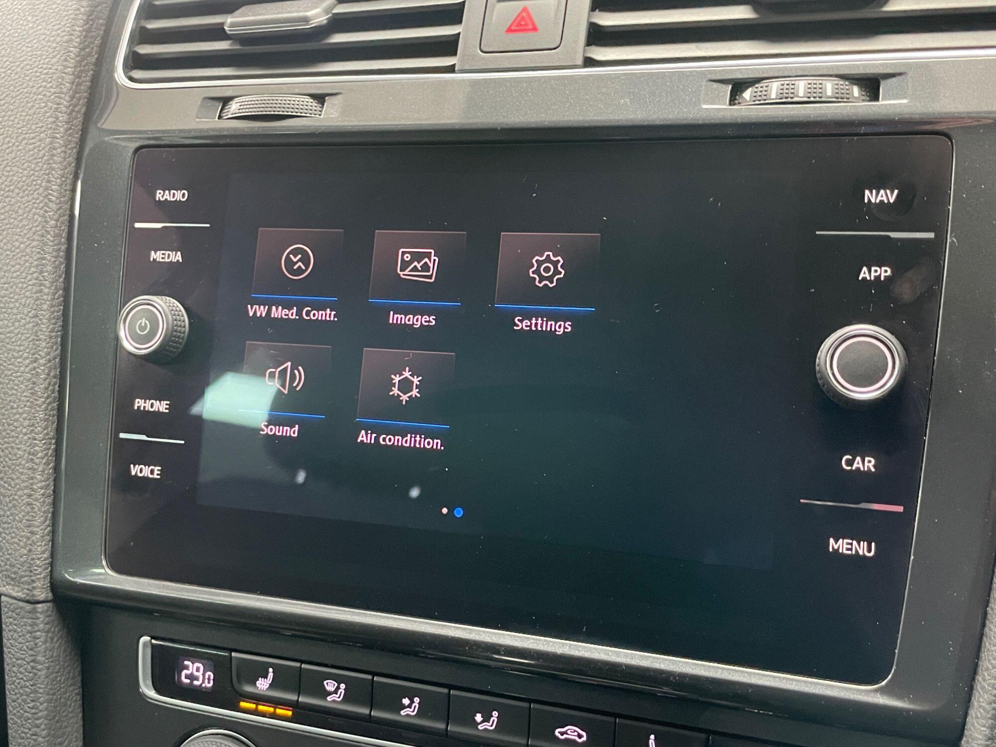 Volkswagen Golf - Image 45