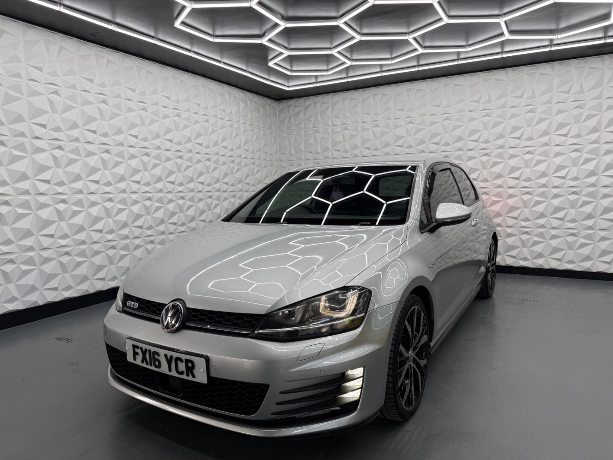 Volkswagen Golf - Image 5