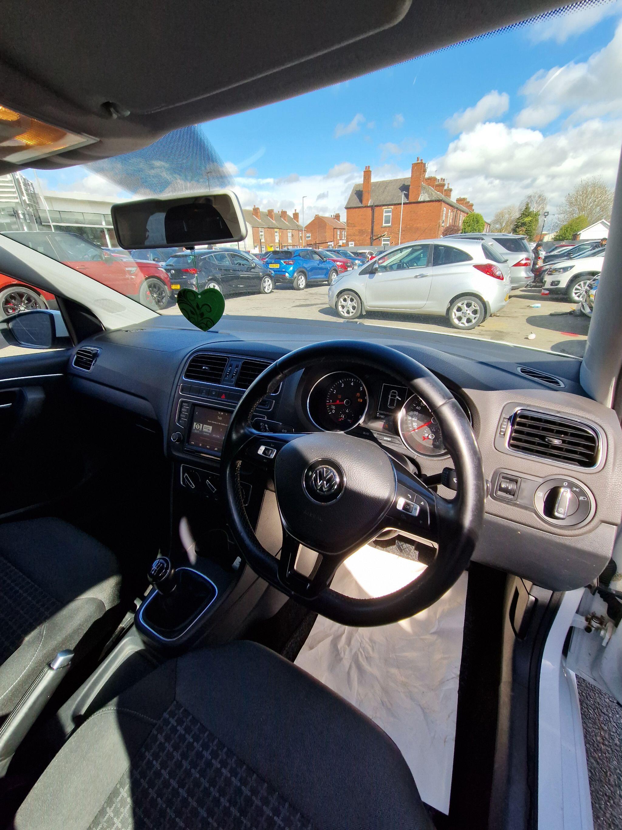 Volkswagen Polo - Image 30