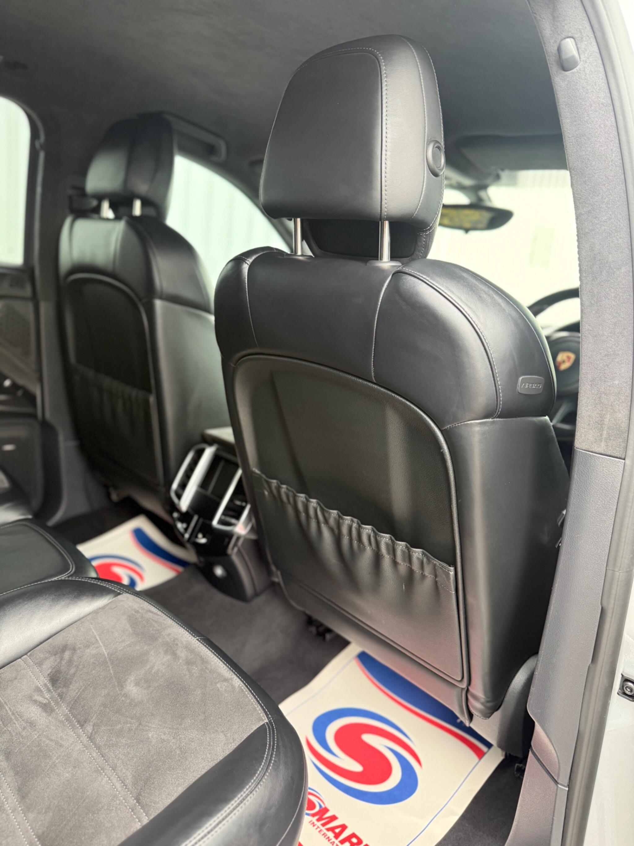 Porsche Cayenne - Image 30