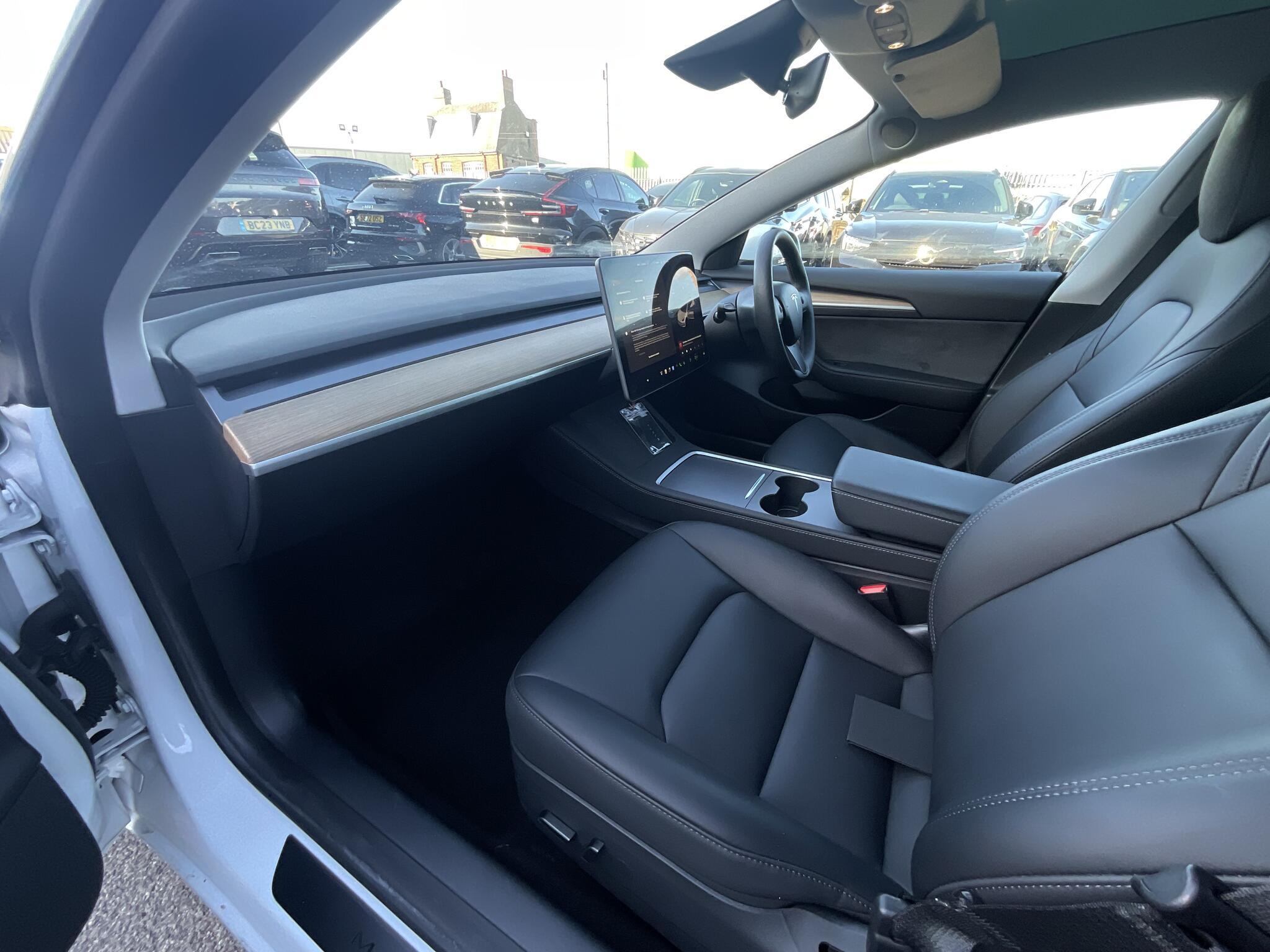 Tesla Model 3 - Image 16