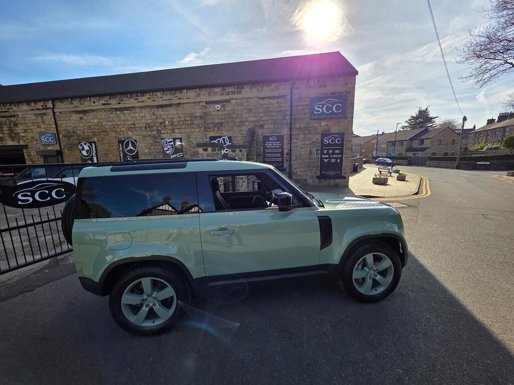 Land Rover Defender 90 - Image 23