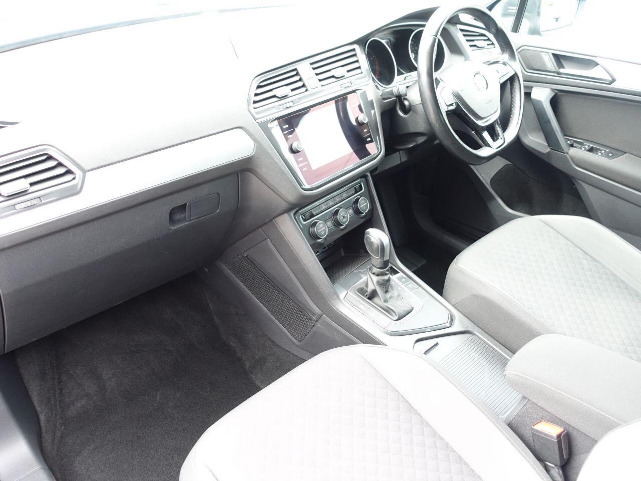 Volkswagen Tiguan - Image 7