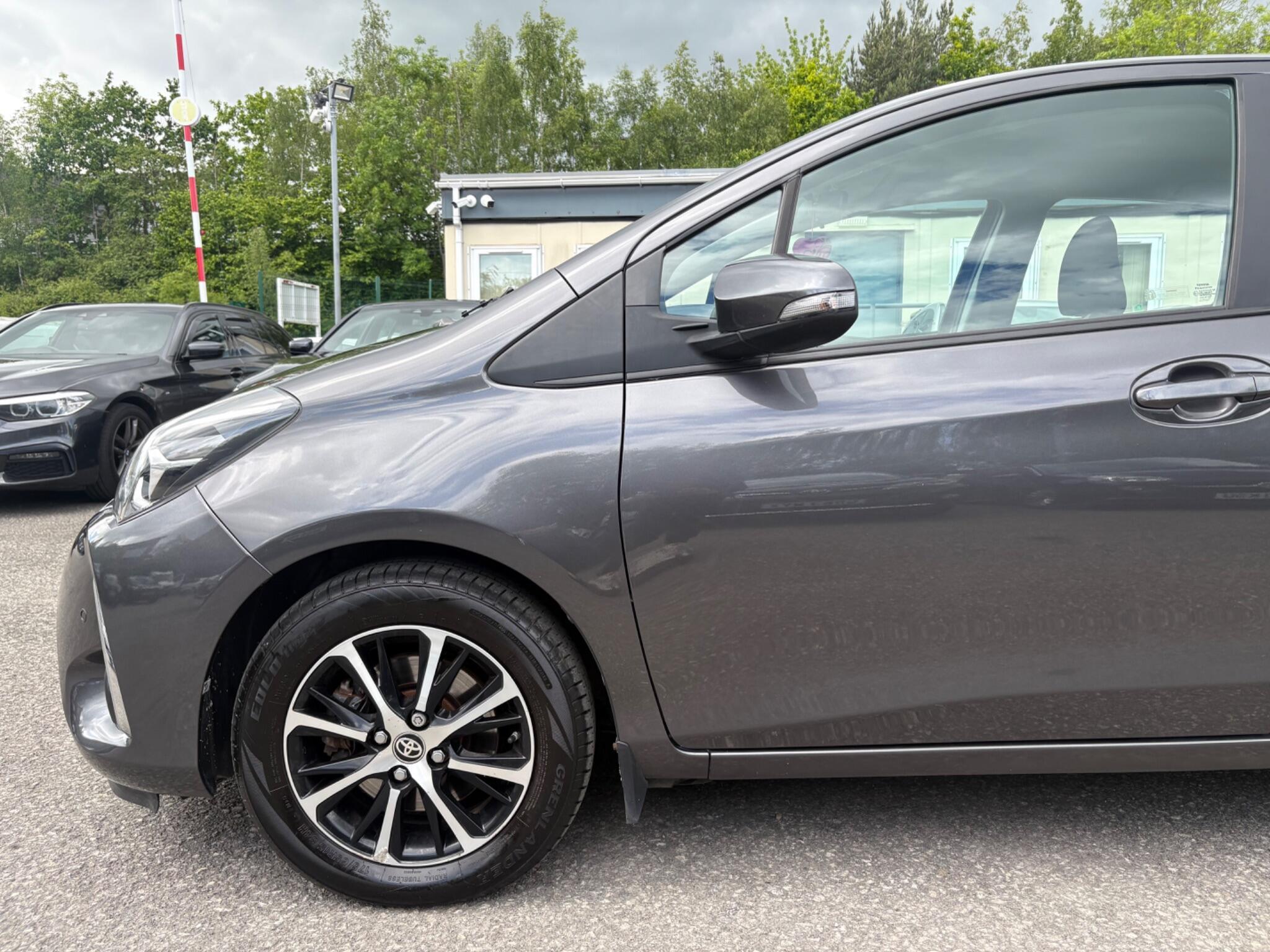 Toyota Yaris - Image 10
