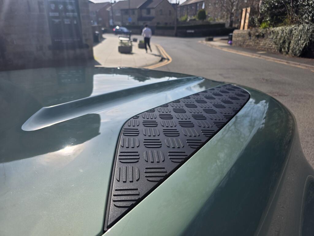 Land Rover Defender 90 - Image 27