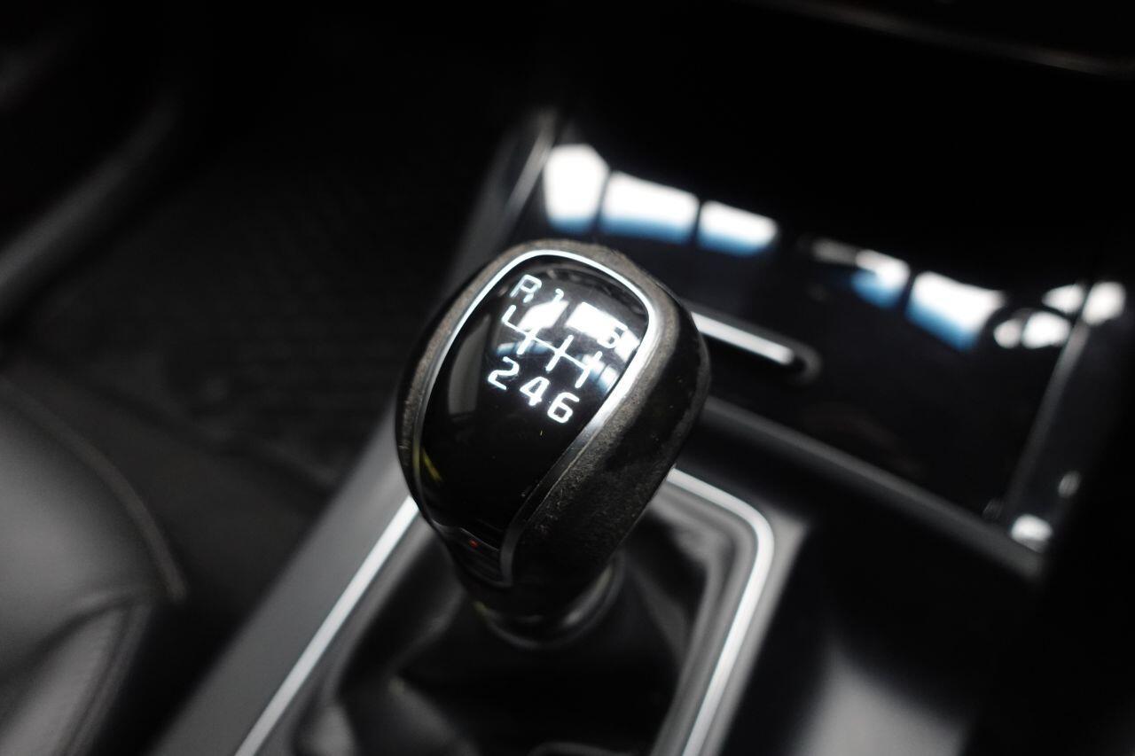 Kia Sorento - Image 40