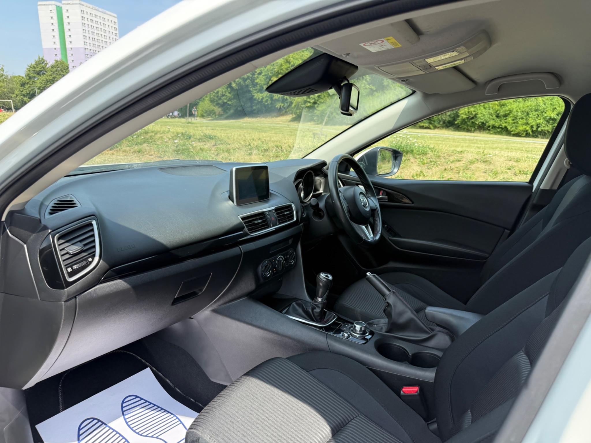 Mazda MAZDA3 - Image 13