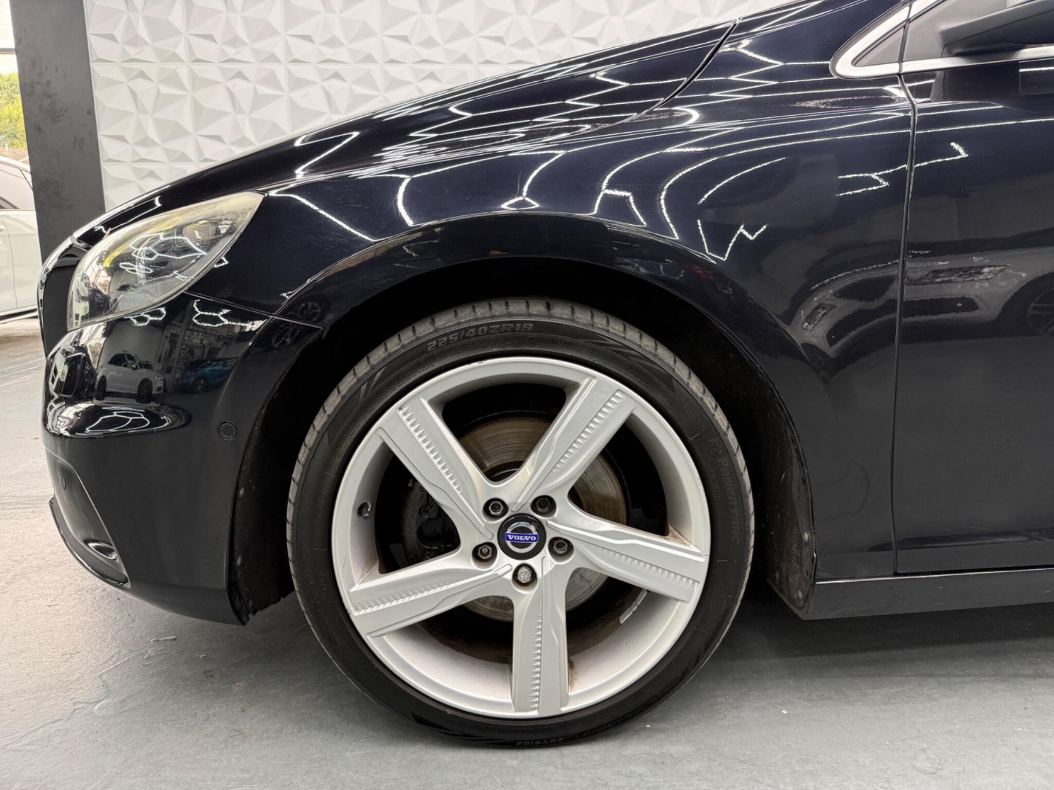 Volvo V40 - Image 10