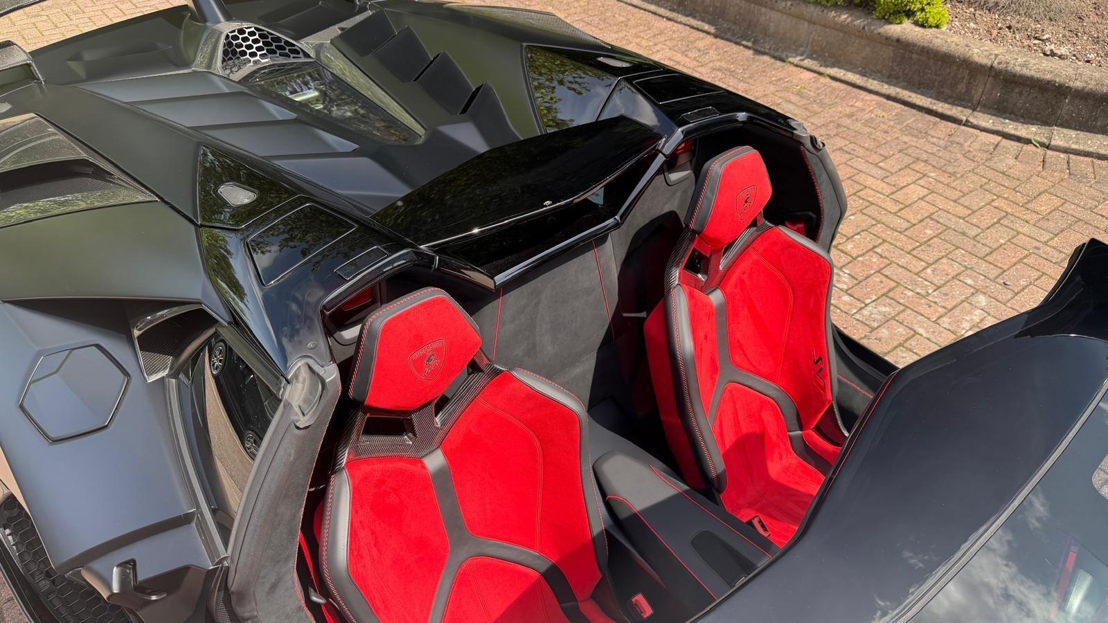 Lamborghini Aventador - Image 12