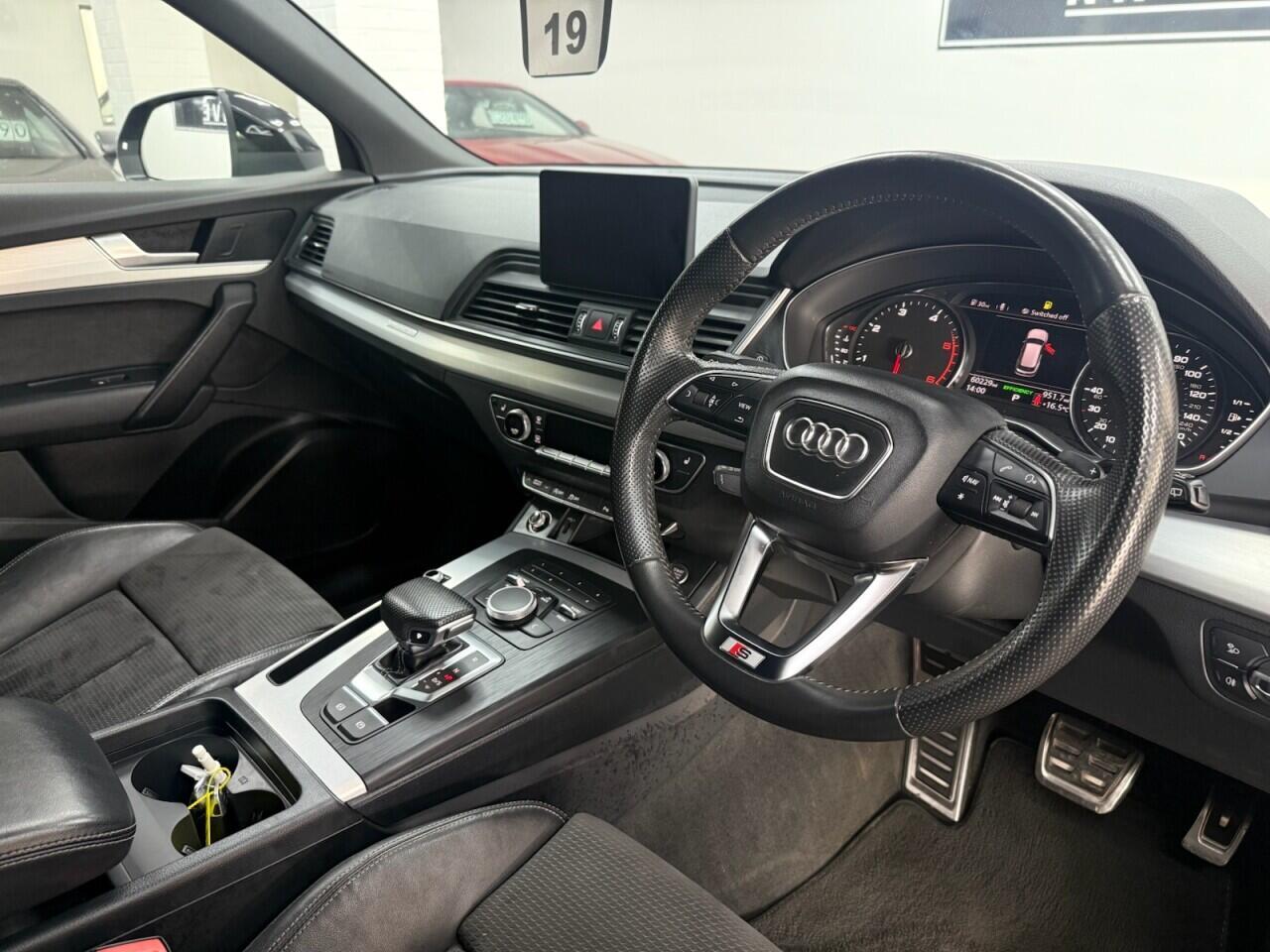 Audi Q5 - Image 17