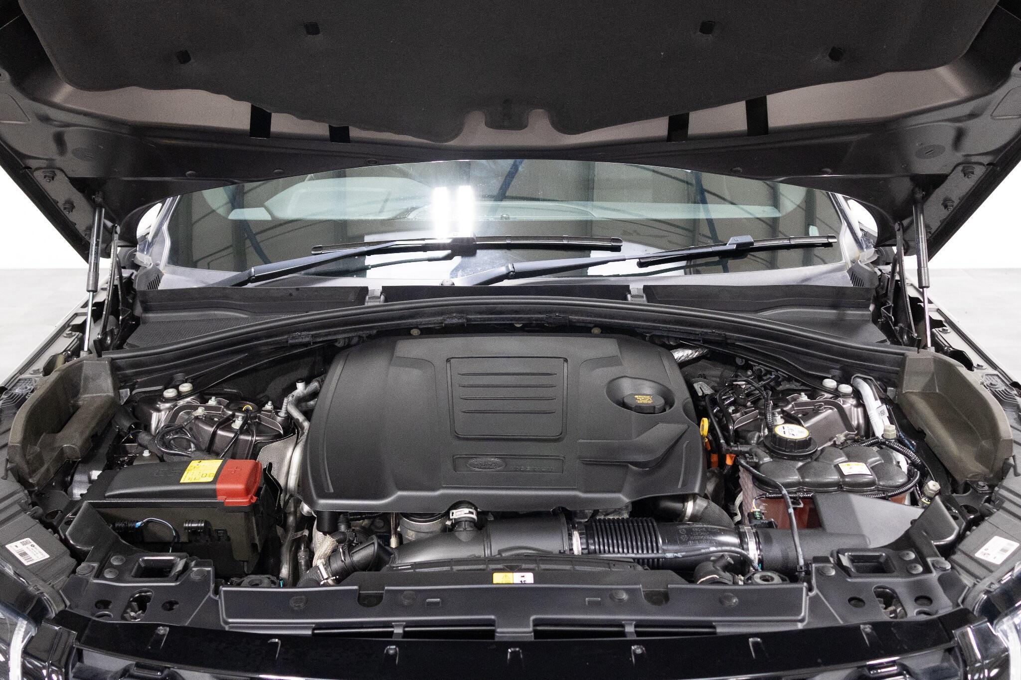 Land Rover Range Rover Velar - Image 36